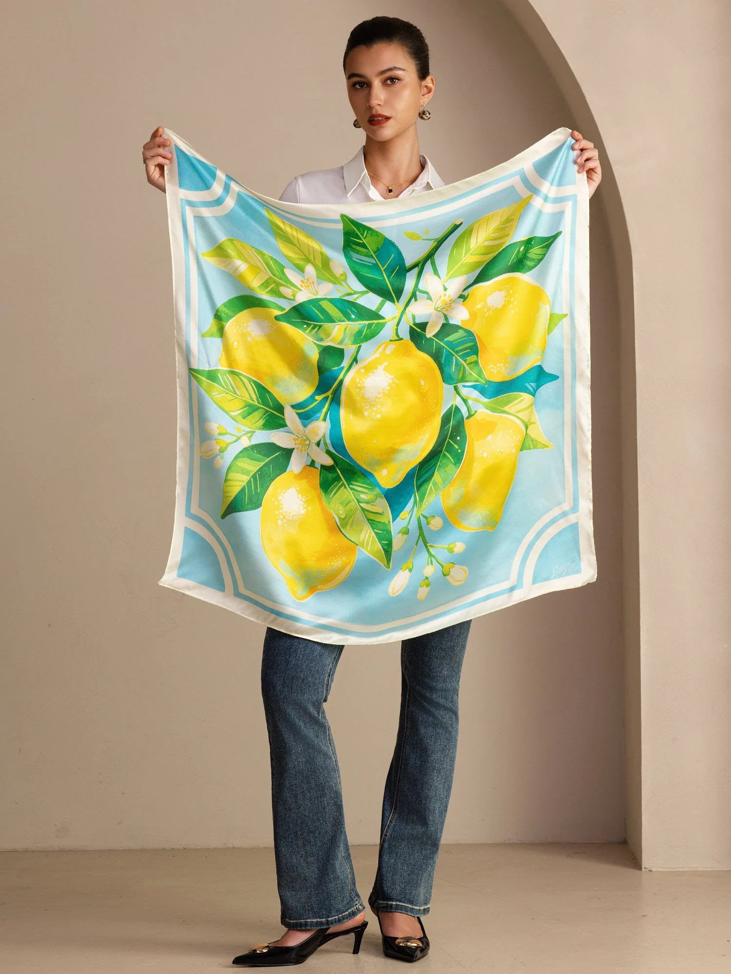 Sjaal Van 100 Procent Moerbeizijde Met Citroenpatroon Maat 90 x 90 cm - Image 6