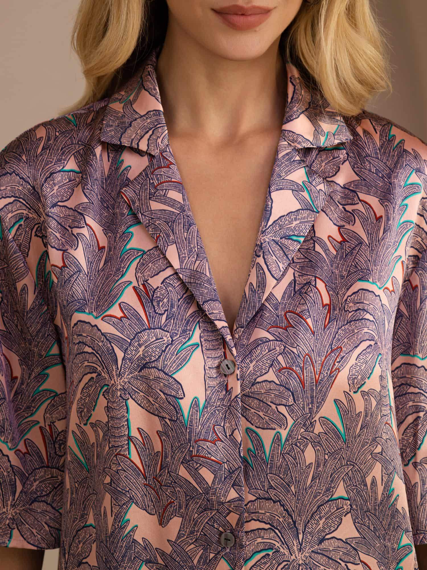 100% Moerbeizijde Dames Pyjamaset Met Palmboomprint Korte Mouwen En Knopen - Image 5
