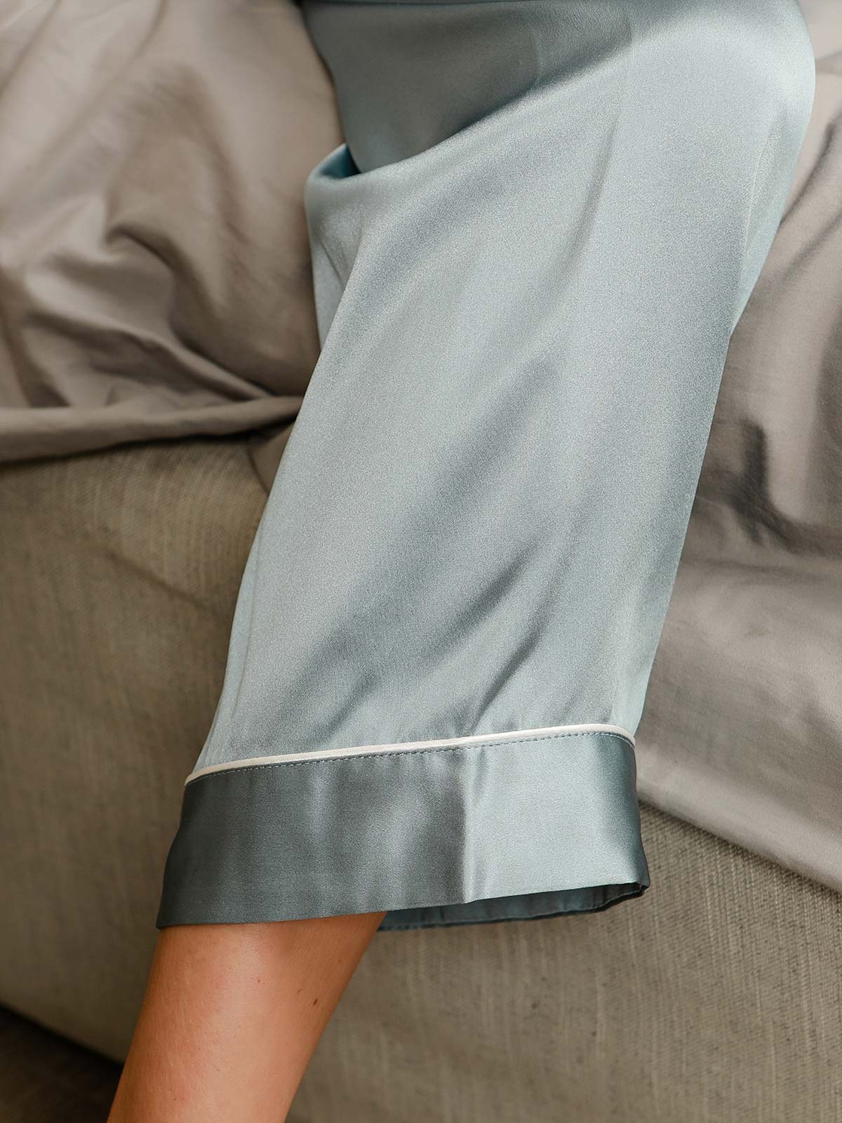 Binding Trim Klassiek Moerbei Zijde Pyjama Set - Image 36