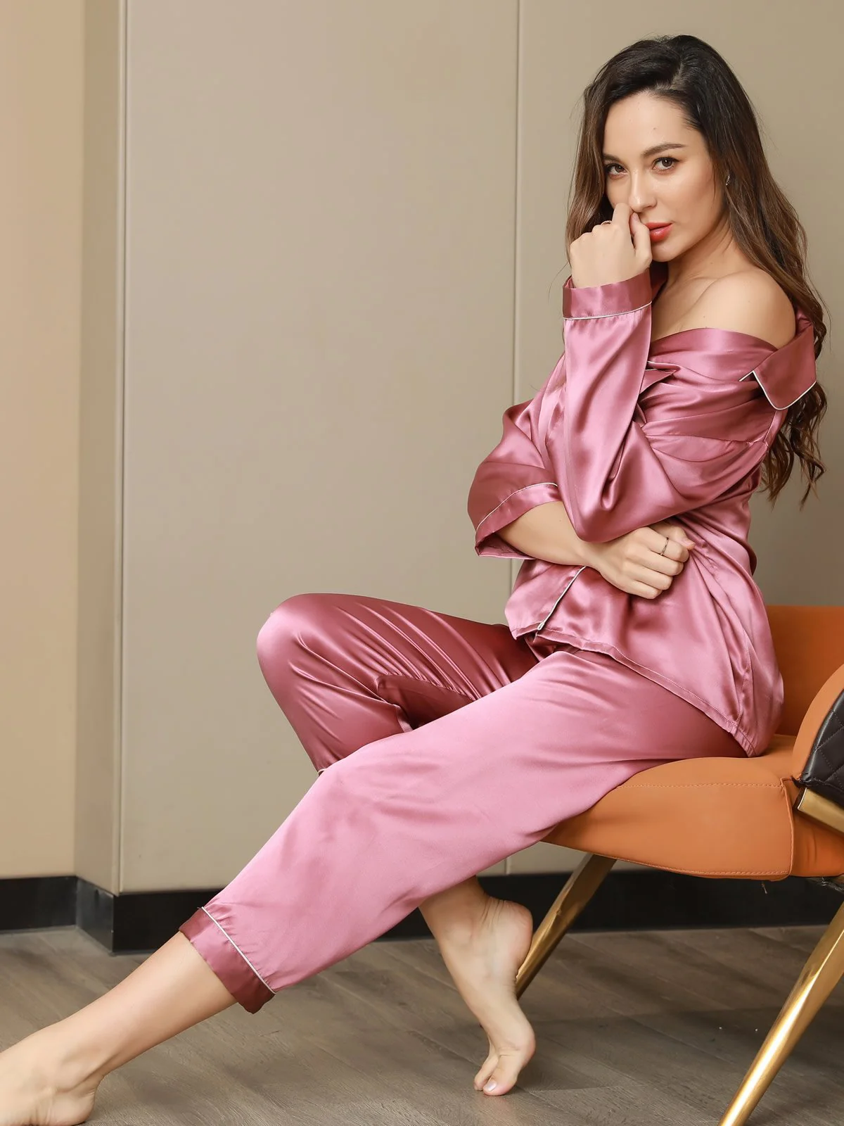 Binding Trim Klassiek Moerbei Zijde Pyjama Set - Image 43