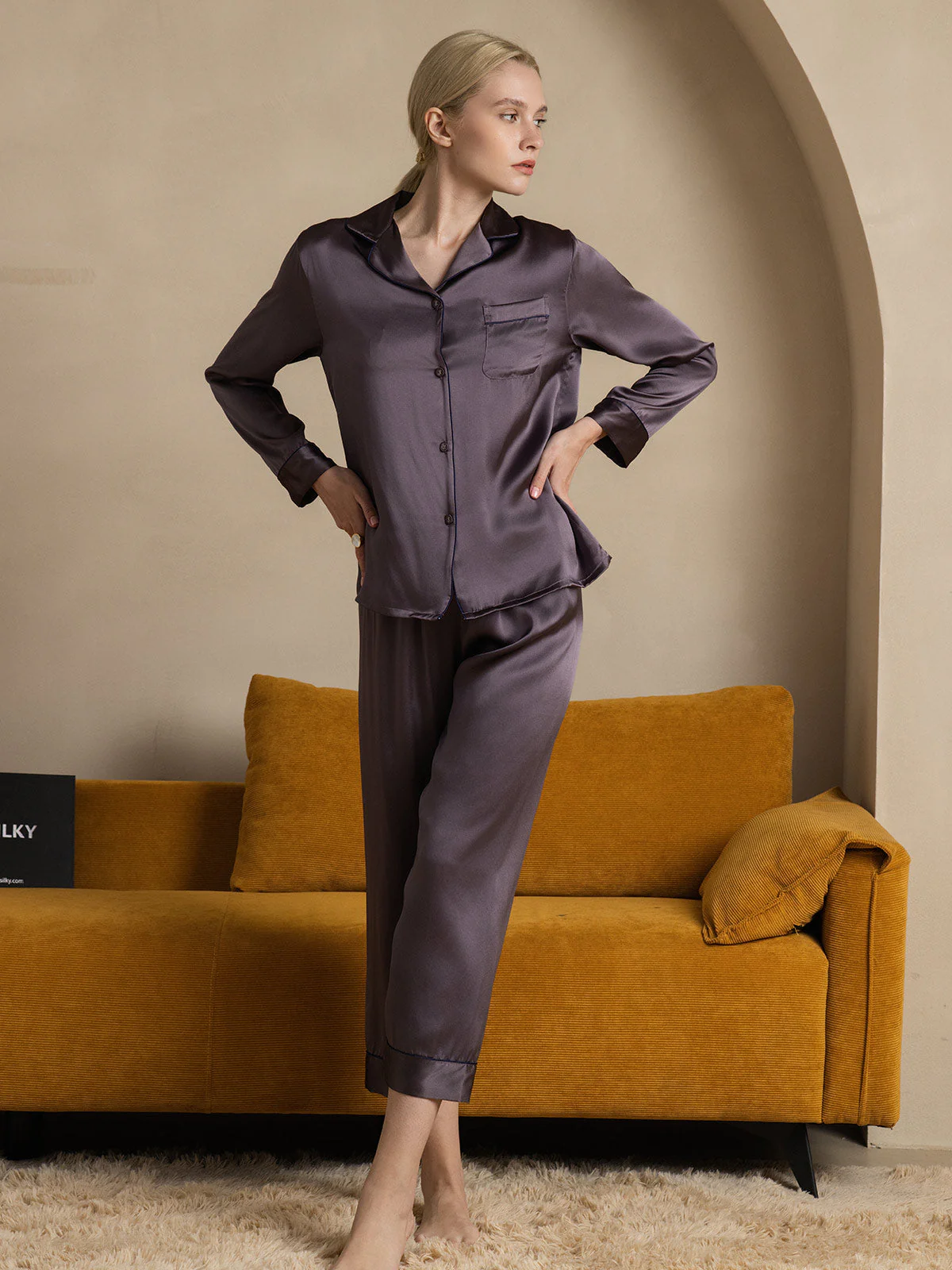 Binding Trim Klassiek Moerbei Zijde Pyjama Set - Image 45