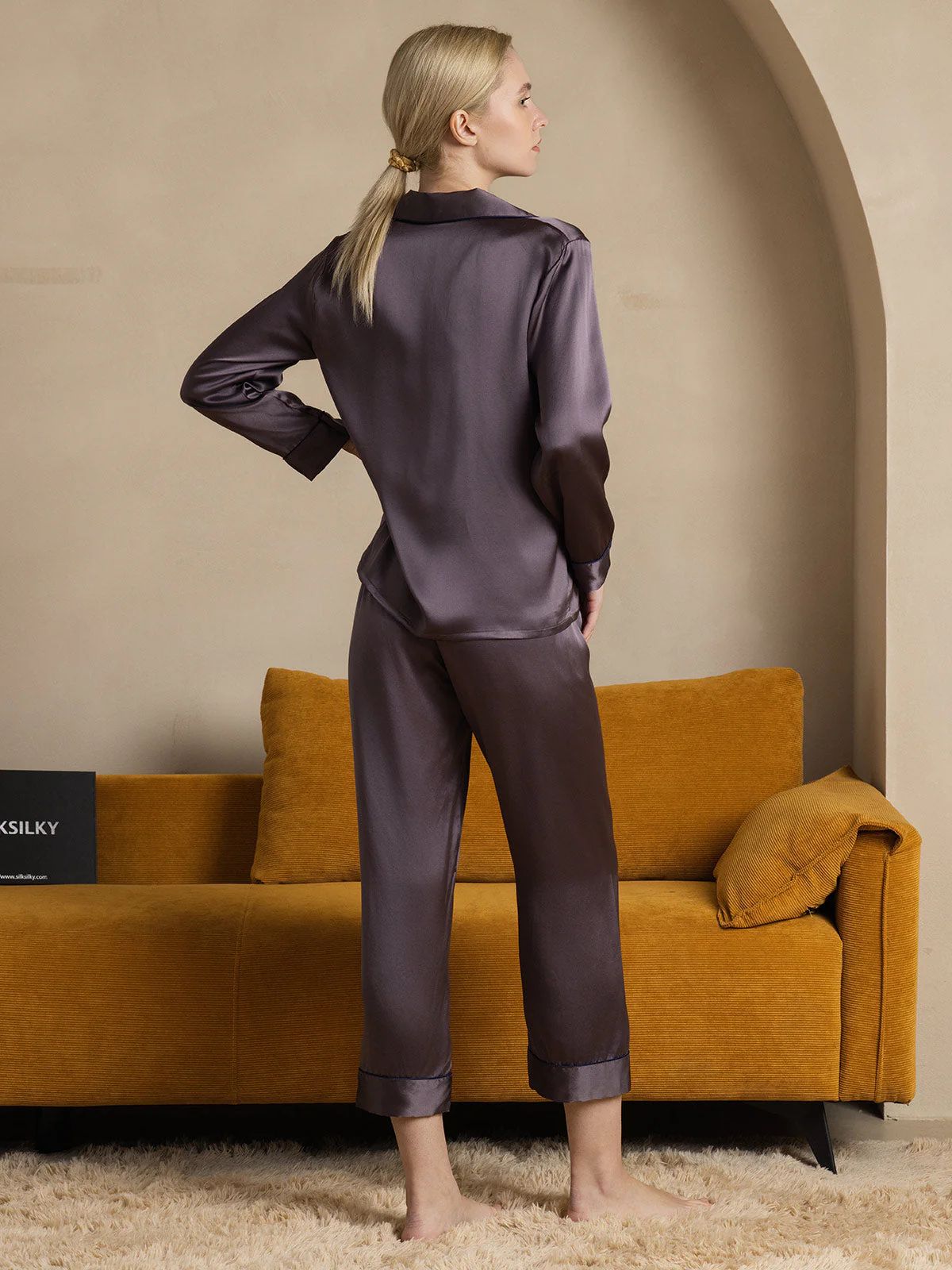 Binding Trim Klassiek Moerbei Zijde Pyjama Set - Image 46