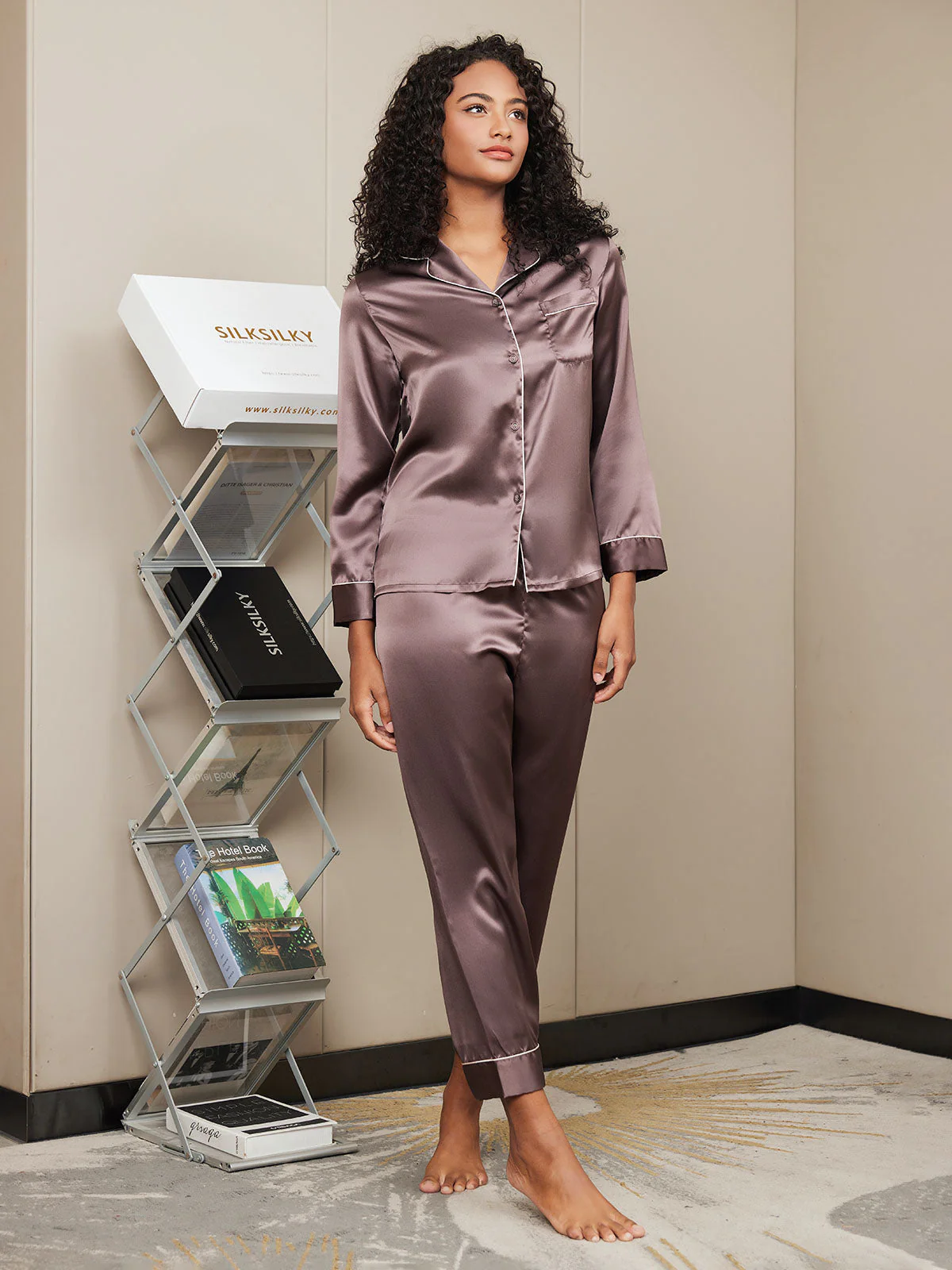 Binding Trim Klassiek Moerbei Zijde Pyjama Set - Image 57