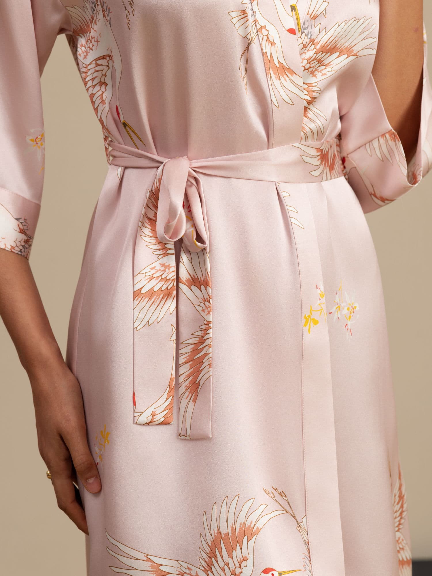 19Momme Pure Zijde Kraanvogelprint Geknoopte Wikkel Kimono Robe voor Dames - Image 12