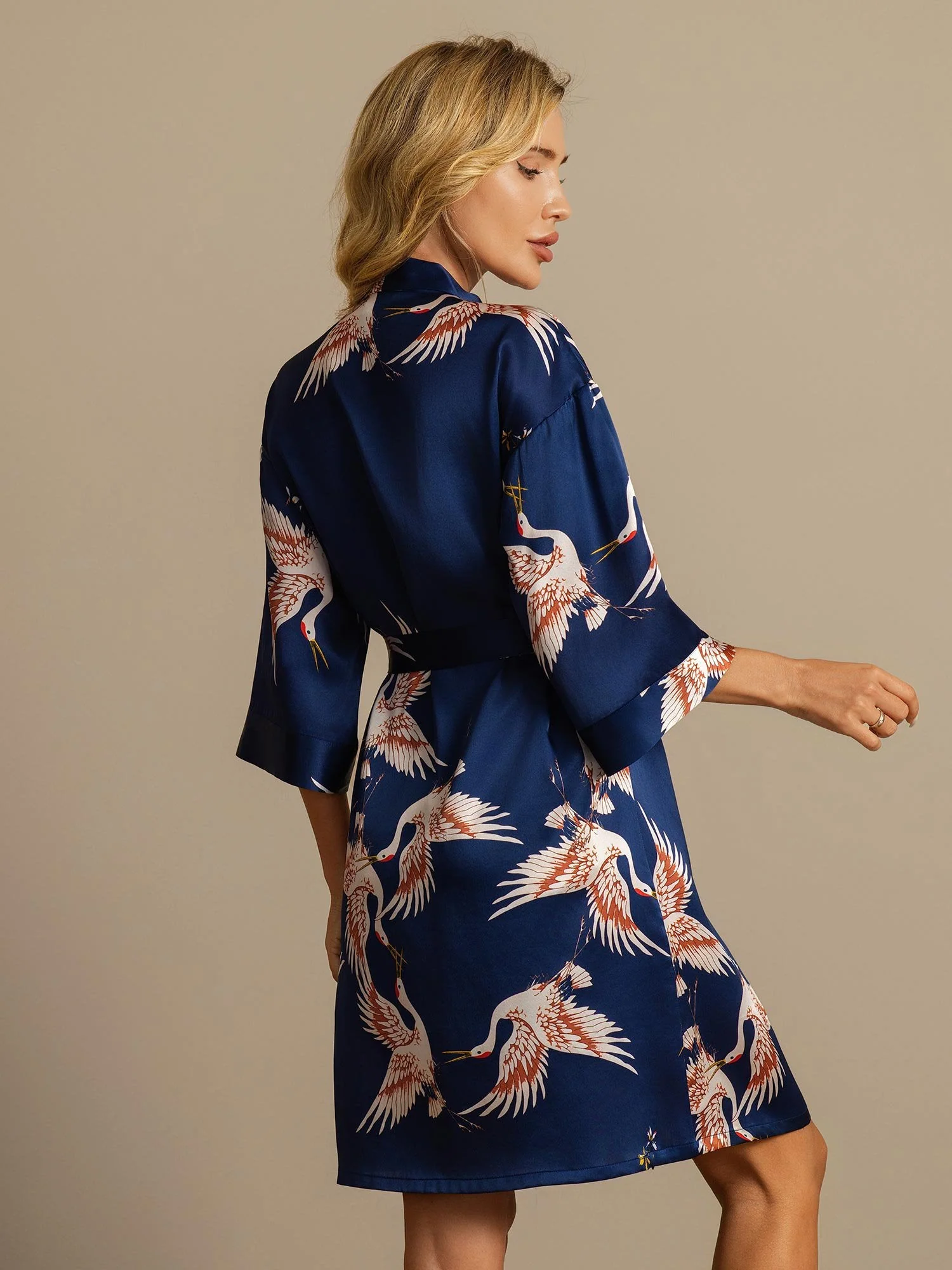 19Momme Pure Zijde Kraanvogelprint Geknoopte Wikkel Kimono Robe voor Dames - Image 17
