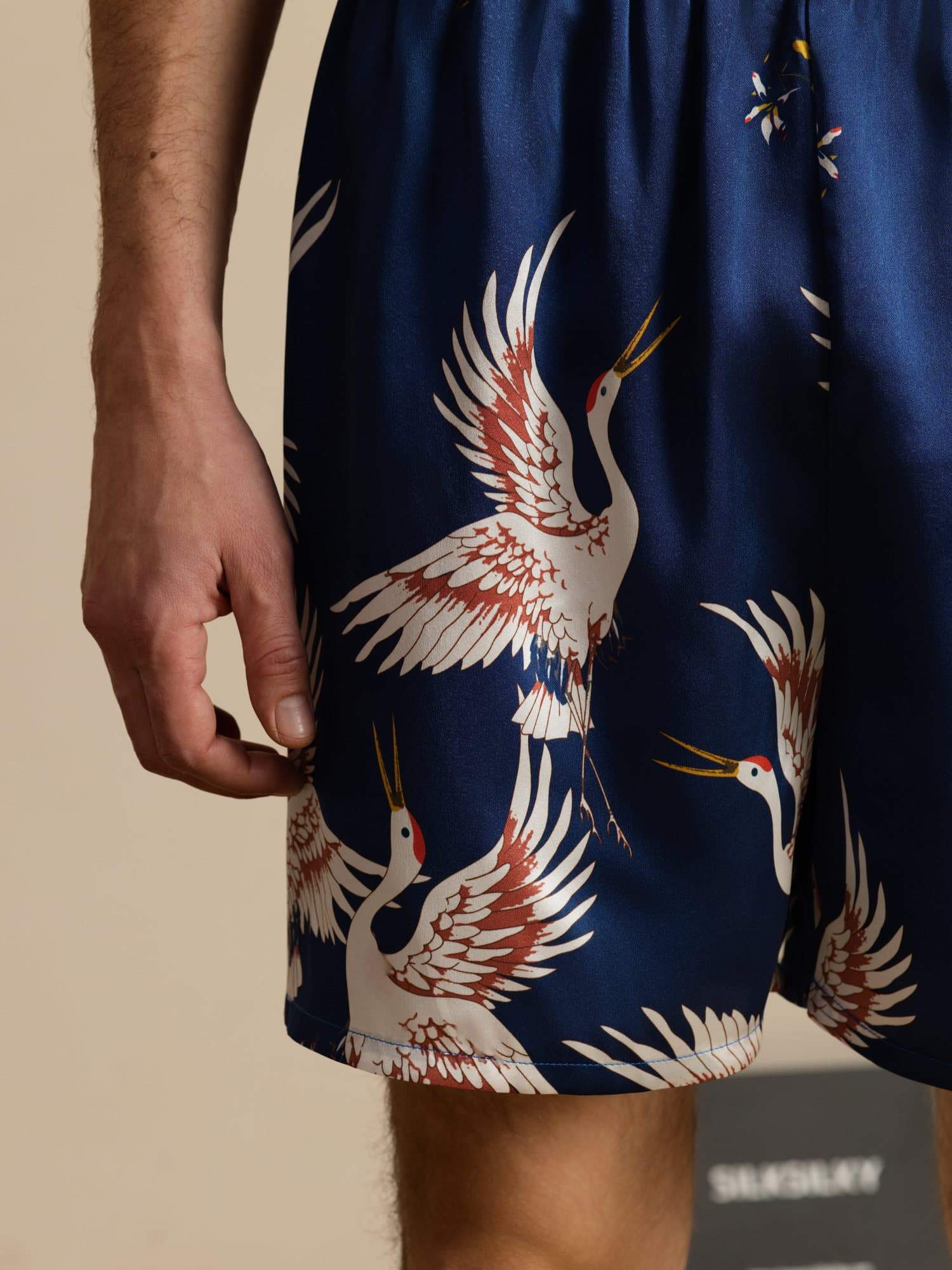 19Momme Pure Zijde Heren Kraanvogel Print Elastische Taille Slaap Shorts - Image 4