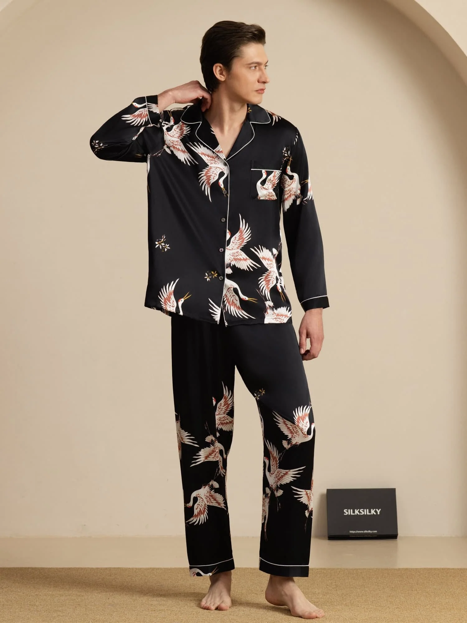 19Momme Pure Zijde Heren Kraanvogelprint Langemouw Notch Kraag Pyjama Set - Image 15