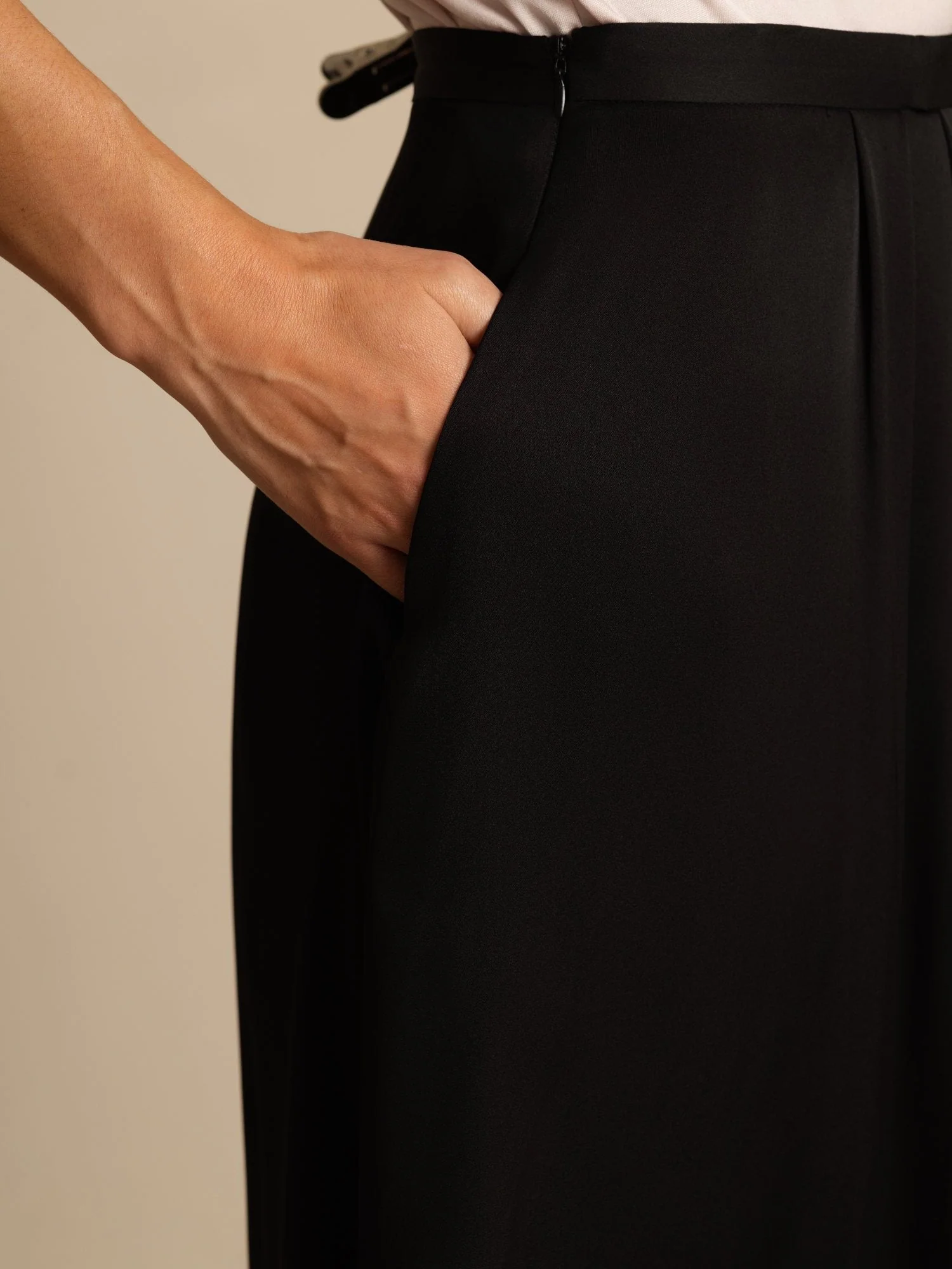 19Momme Zijden High Waist A-Lijn Geplooide Midi Rok met Zakken - Image 11