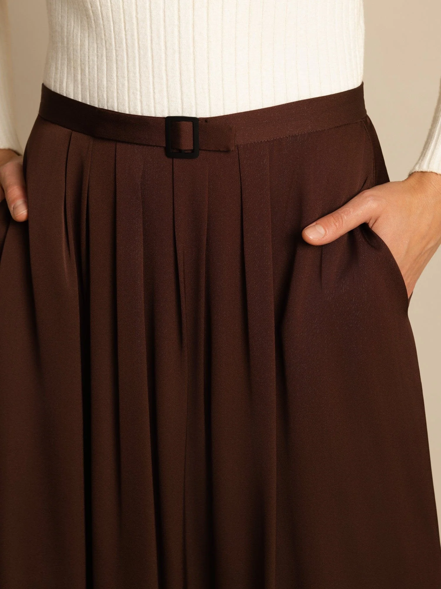19Momme Zijden High Waist A-Lijn Geplooide Midi Rok met Zakken - Image 15