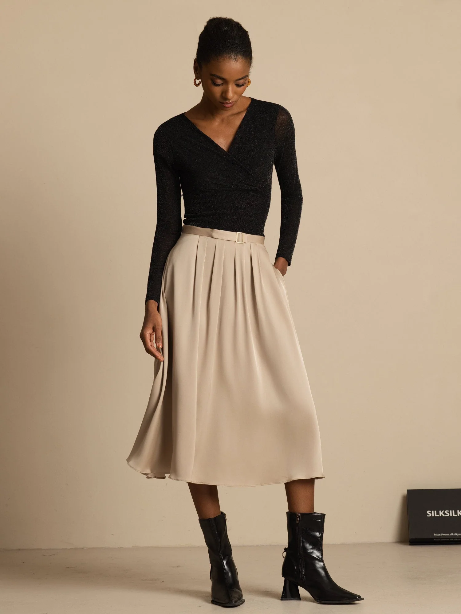 19Momme Zijden High Waist A-Lijn Geplooide Midi Rok met Zakken - Image 6