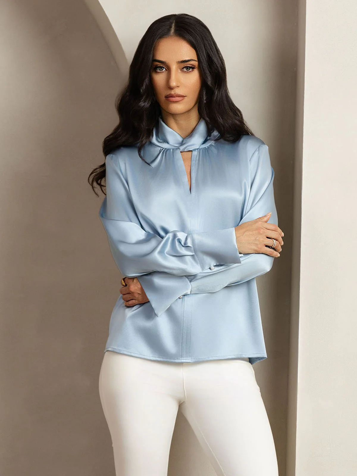 19 Momme Zijde Blouse Met Keyhole Hals En Parelachtige Knopen - Image 6