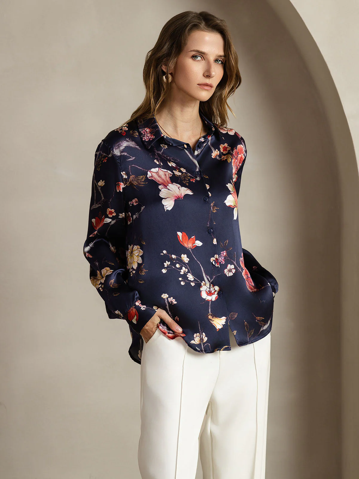 19Momme Zijde Marine Bloemenprint Lange Mouwen Reverskraag Dames Blouse