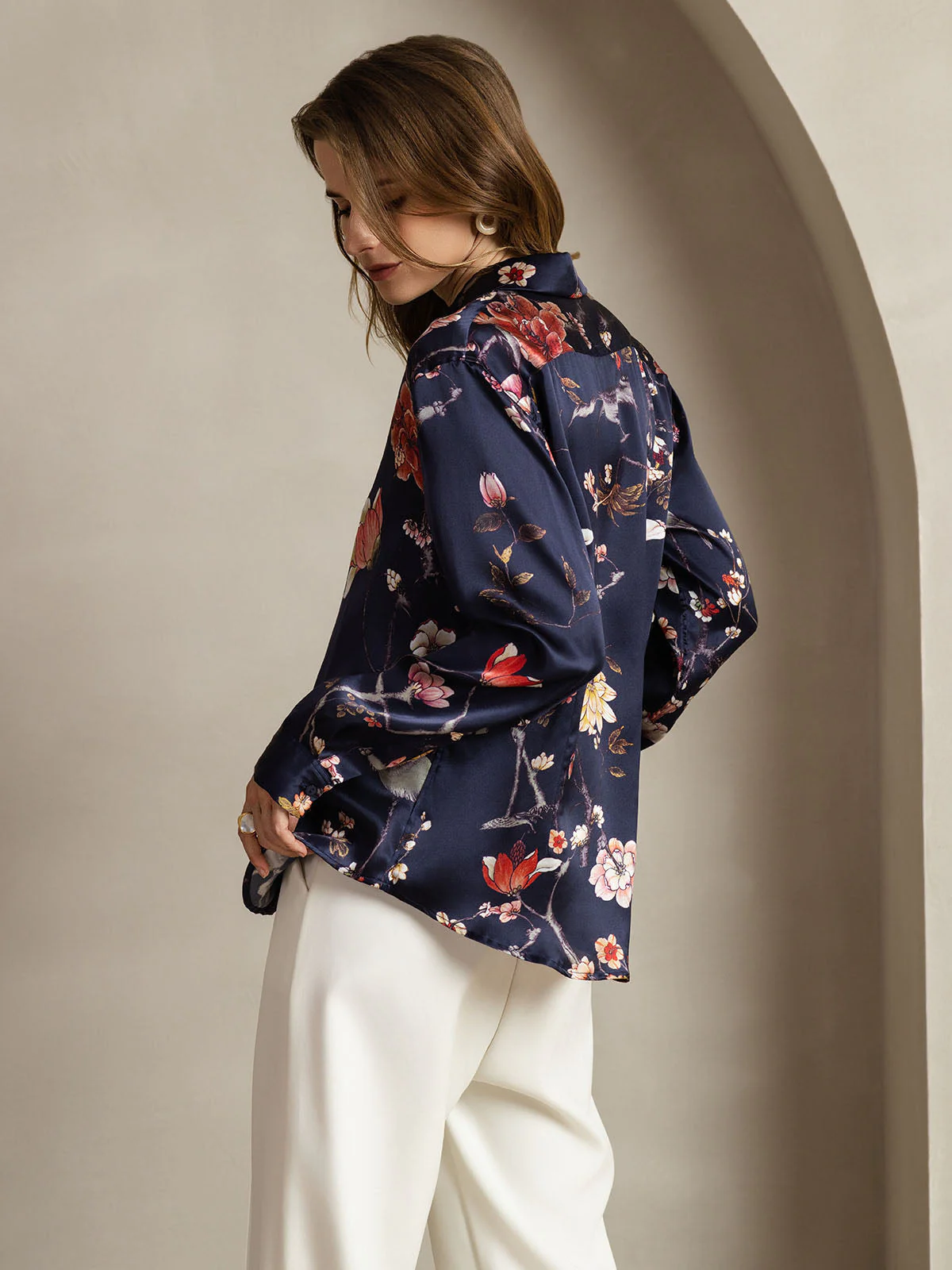 19Momme Zijde Marine Bloemenprint Lange Mouwen Reverskraag Dames Blouse - Image 2