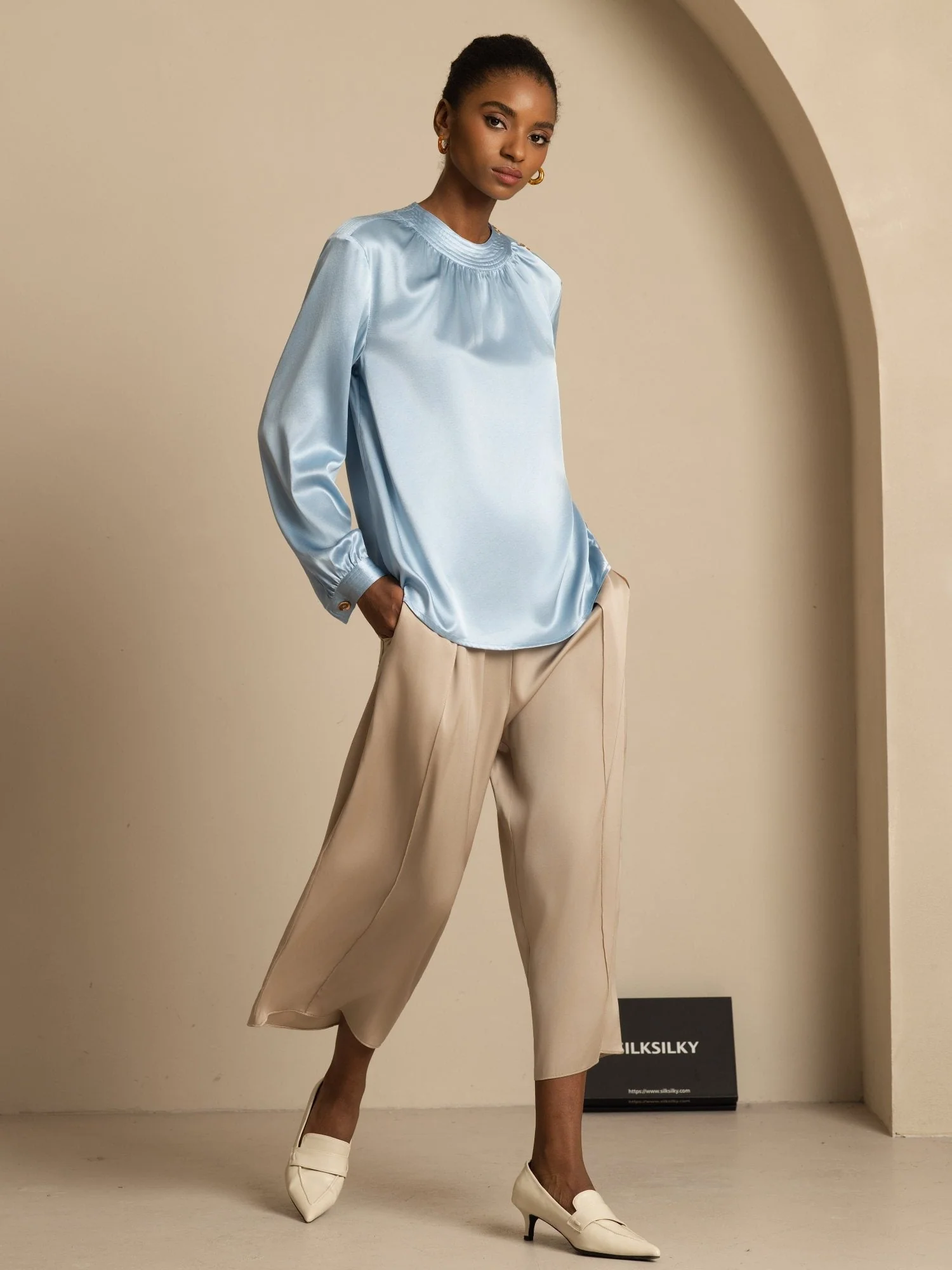 19Momme Zijde Dames Blouse met Gathered Neck en Lange Mouwen - Image 7