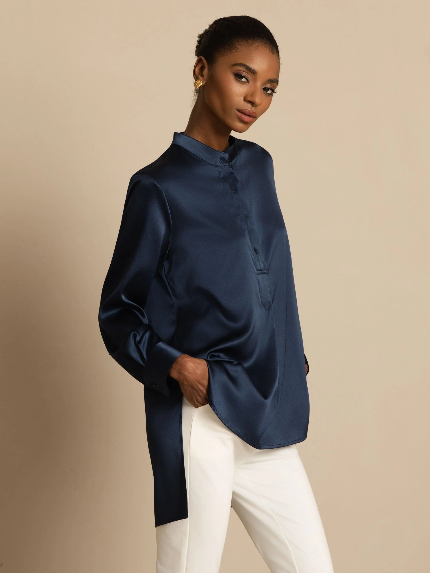 19Momme zijden dames Stand Collar High-Low blouse met knoopdetails - Image 5