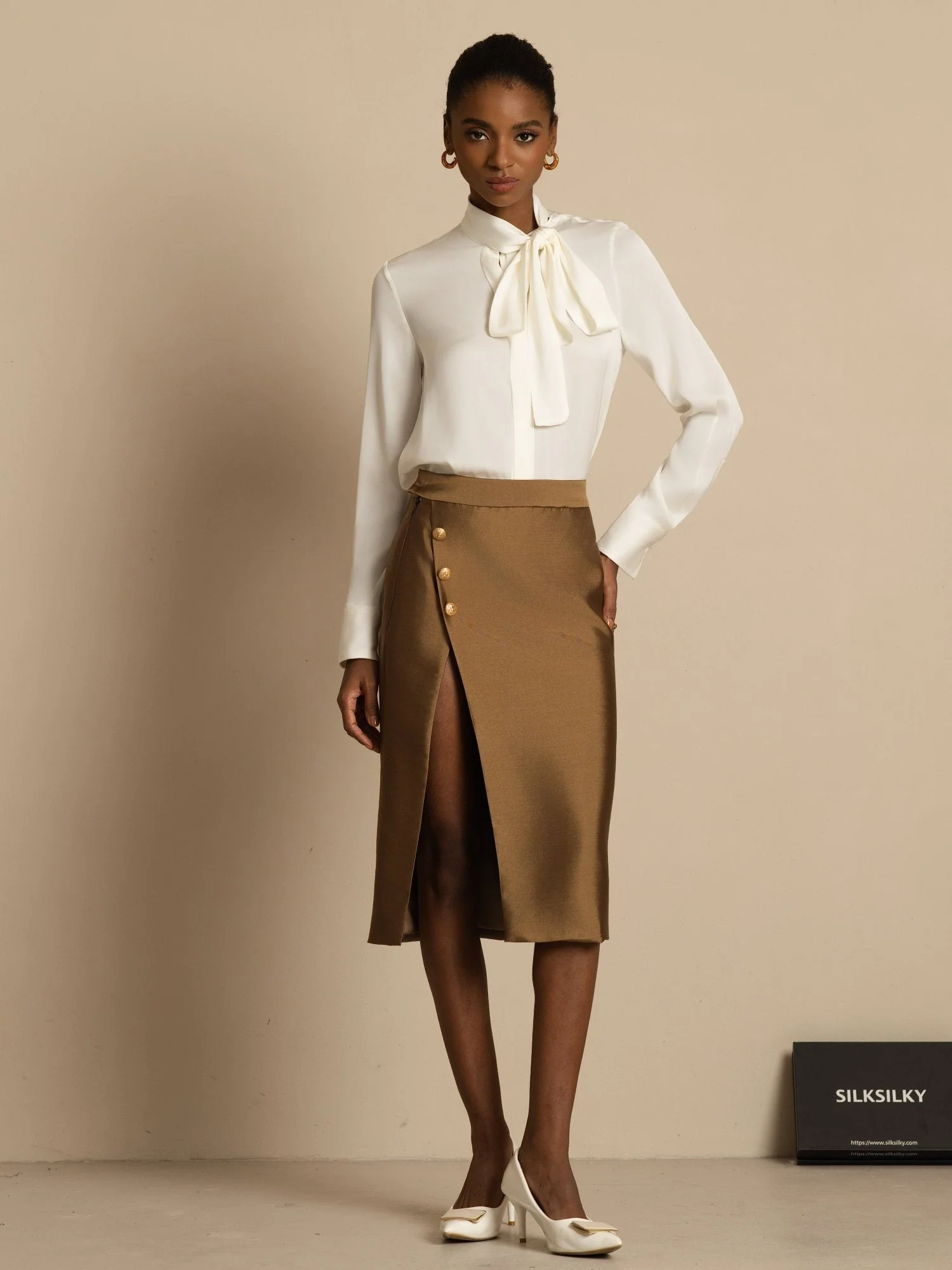 19Momme Zijden Dames Tie Neck Blouse met Lange Mouwen - Image 2