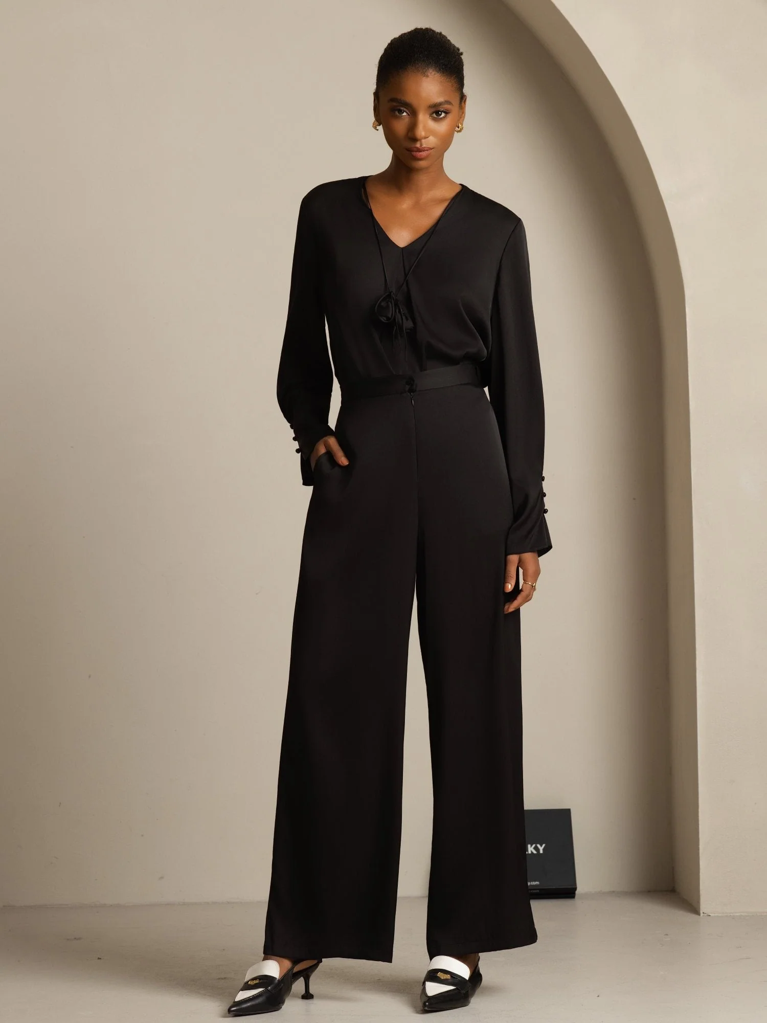 19Momme Zijden Dames V-Hals Blouse Met Lange Mouwen Met 3D Roos Detail - Image 16