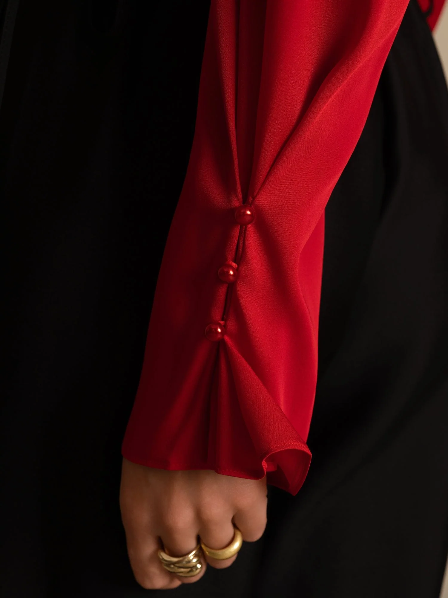 19Momme Zijden Dames V-Hals Blouse Met Lange Mouwen Met 3D Roos Detail - Image 24