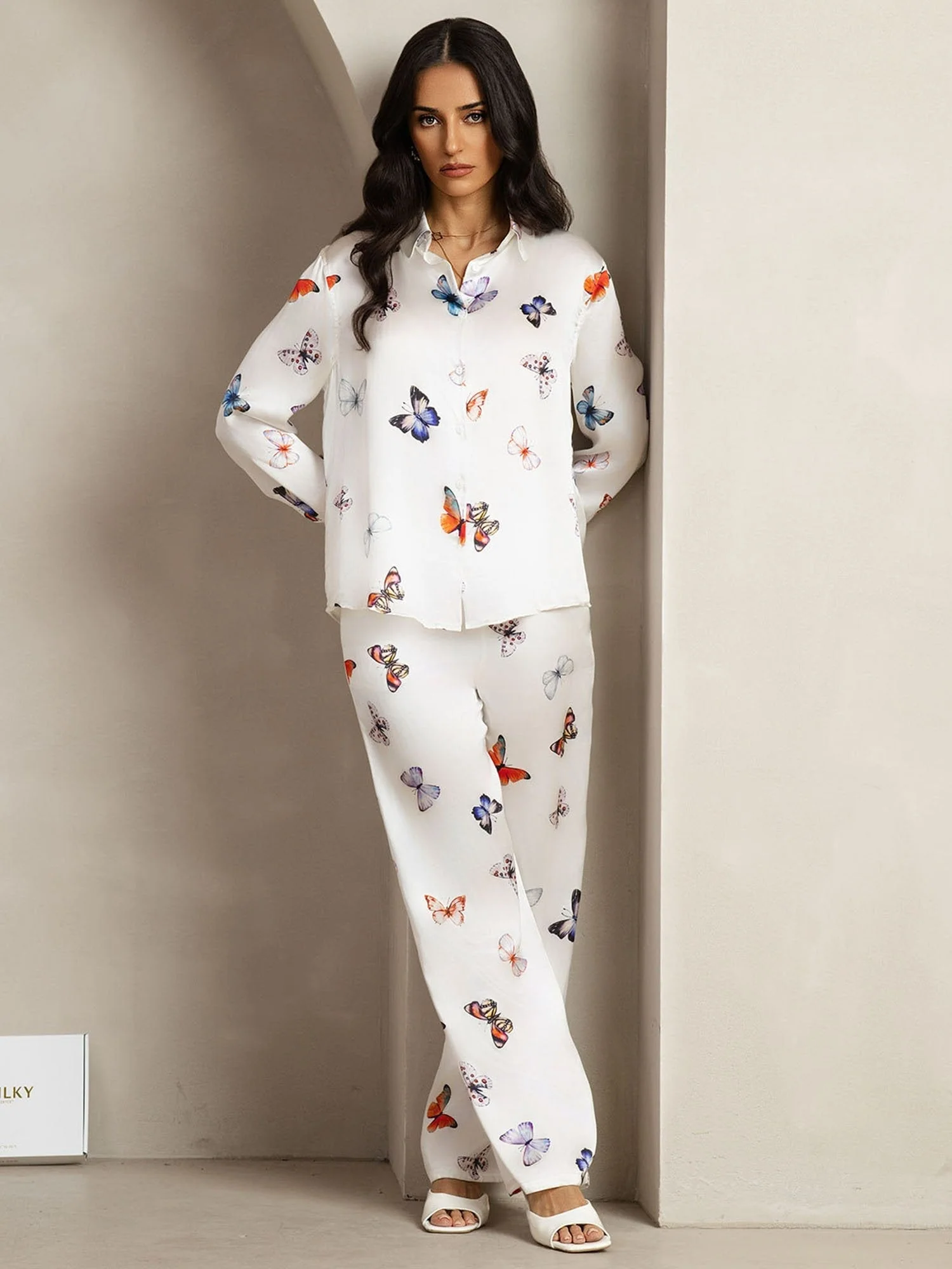 19Momme Dames Zijde Witte Vlinderprint Knopen Overhemd En Wijde Broek Set - Image 3