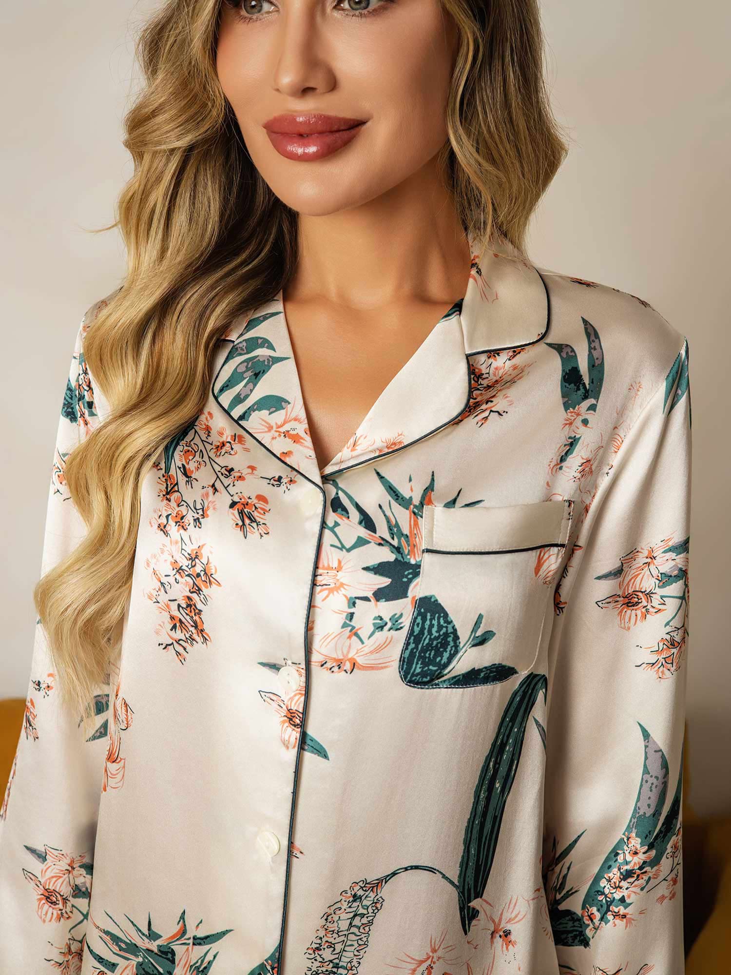 Dames Pyjamasset Van Zuivere Zijde Met Lange Mouwen En Botanische Print Met Broek - Image 7