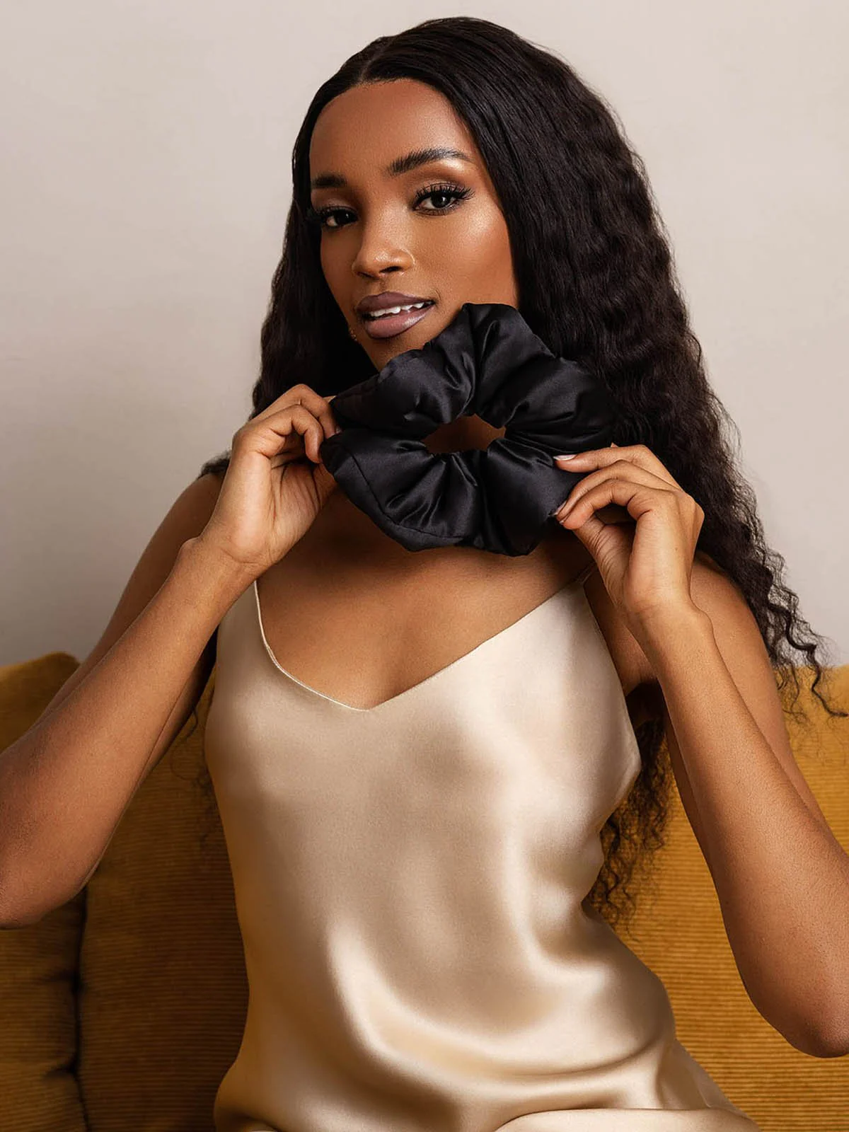 Pure Zijde Zachte Oversized Haar Scrunchie - 8cm - Image 7