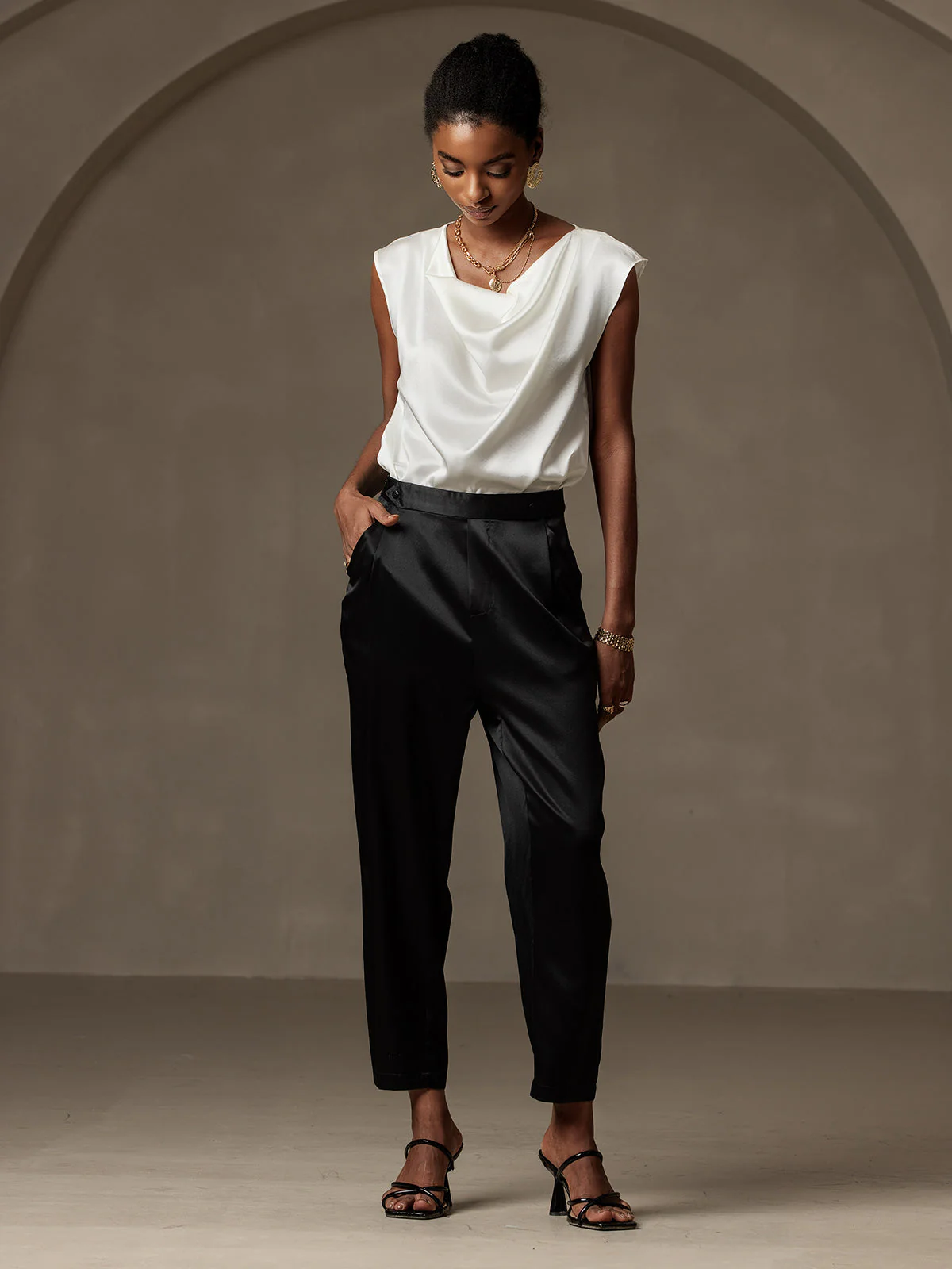 19Momme Modevolle zijden pantalon in carrotmodel - Image 7
