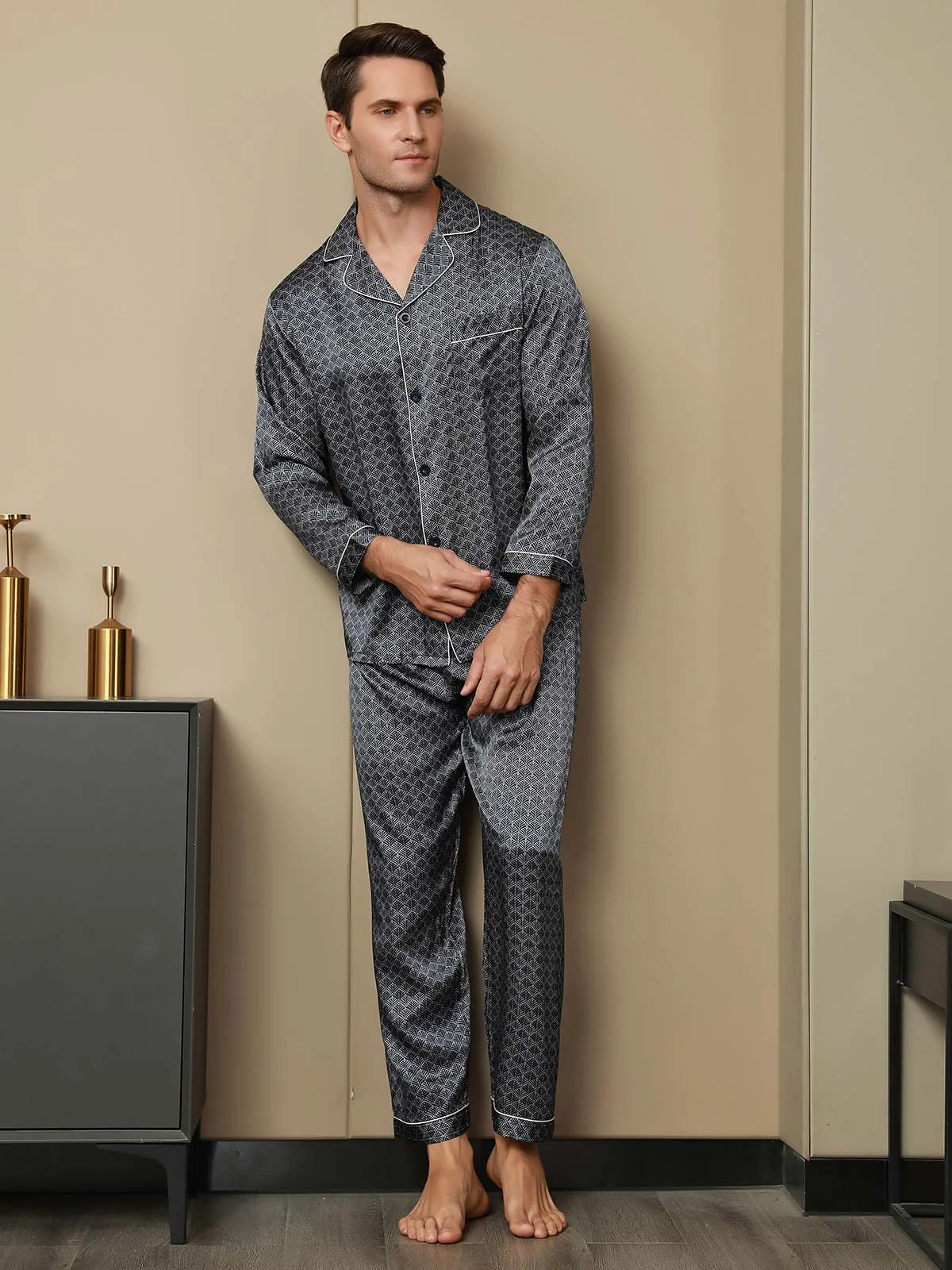 Heren Pyjamaset Van Pure Zijde Met Marineblauwe Ginkgo Print En Lange Mouwen Inclusief Broek - Image 5