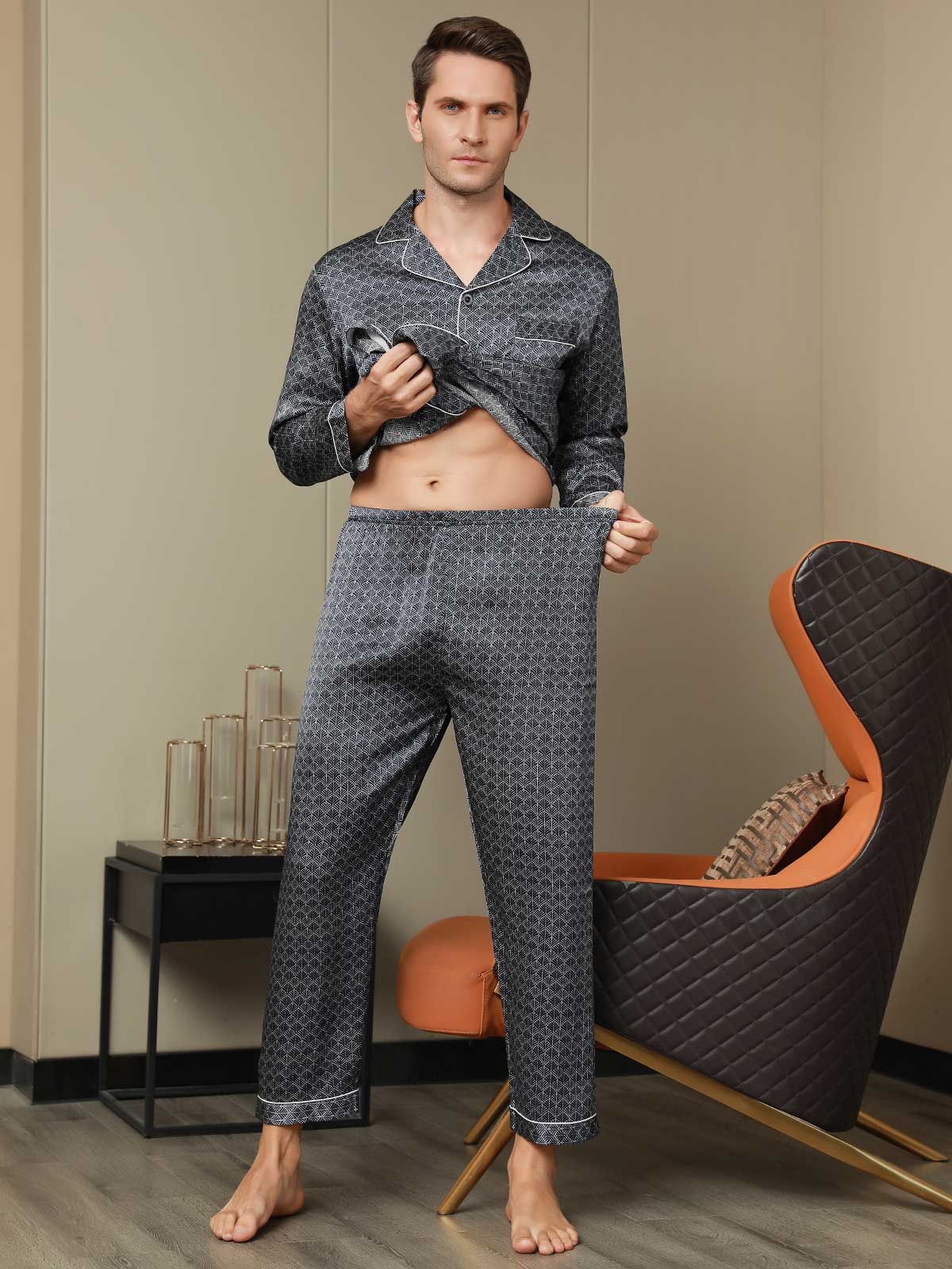 Heren Pyjamaset Van Pure Zijde Met Marineblauwe Ginkgo Print En Lange Mouwen Inclusief Broek - Image 9