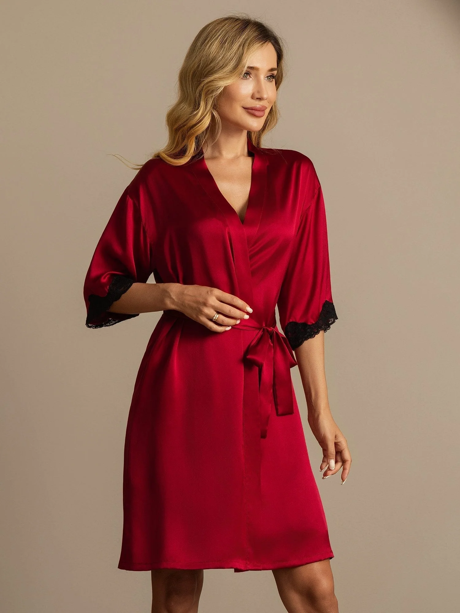 Pure Zijde Basis Dames Robe met Kantontwerp - Image 12