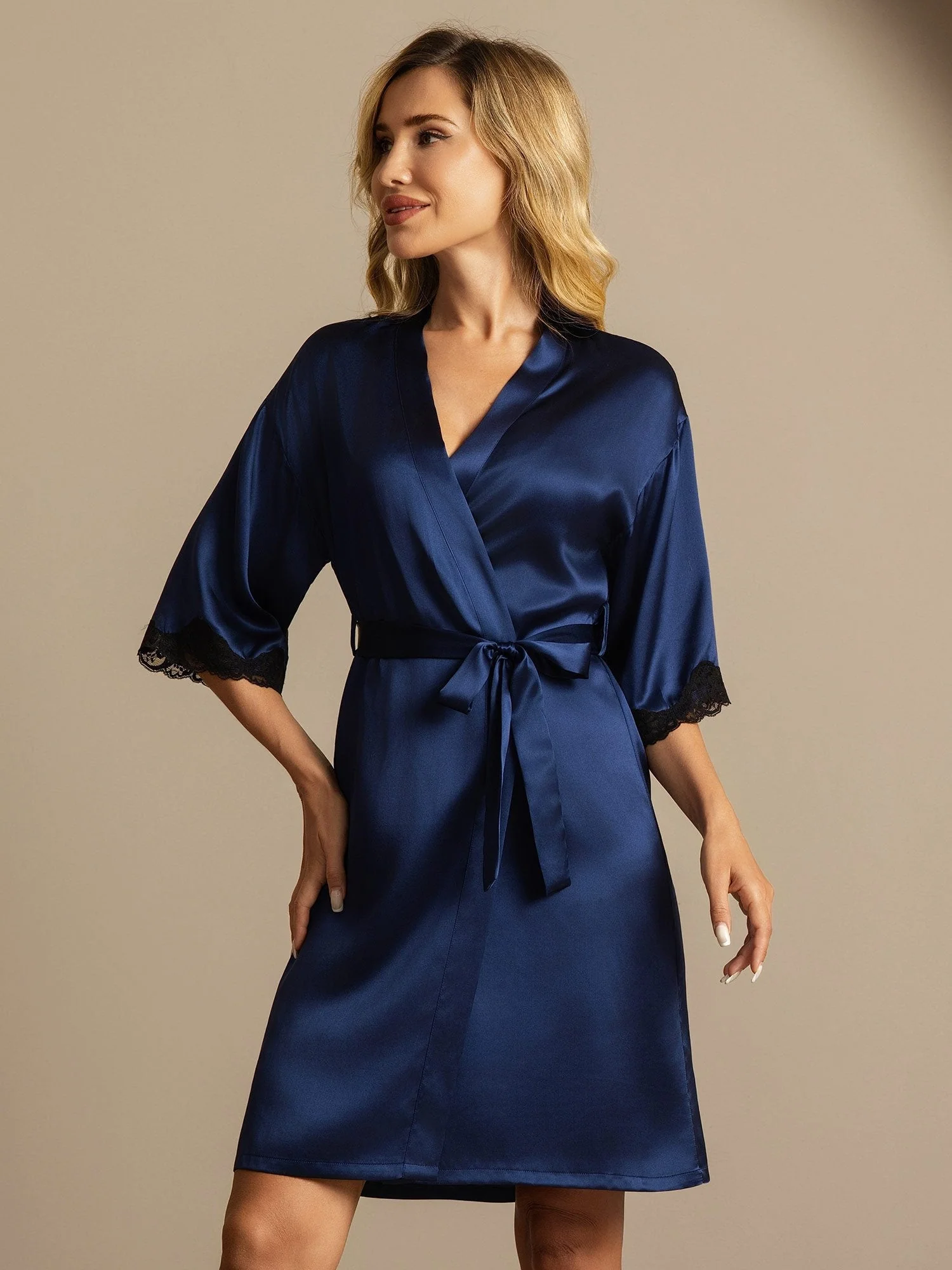 Pure Zijde Basis Dames Robe met Kantontwerp - Image 18