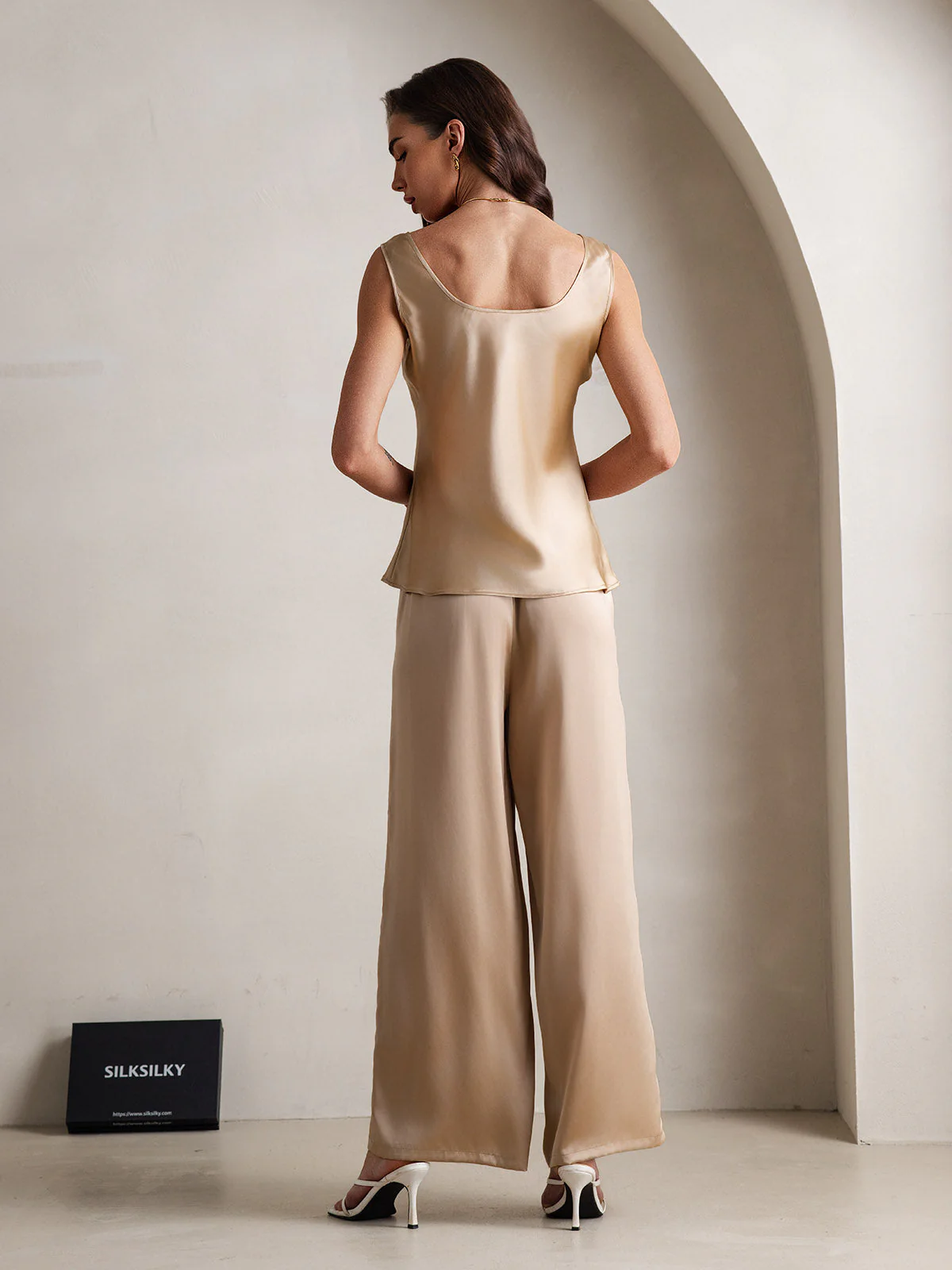 Pyjamaset van pure zijde met cami en wijde broek - Image 17