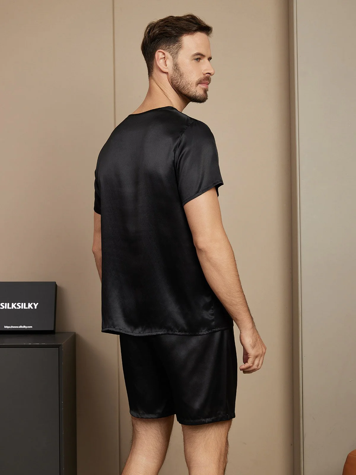 Herenpyjama Set Van Pure Zijde Met Korte Mouwen Ronde Hals En Shorts - Image 2