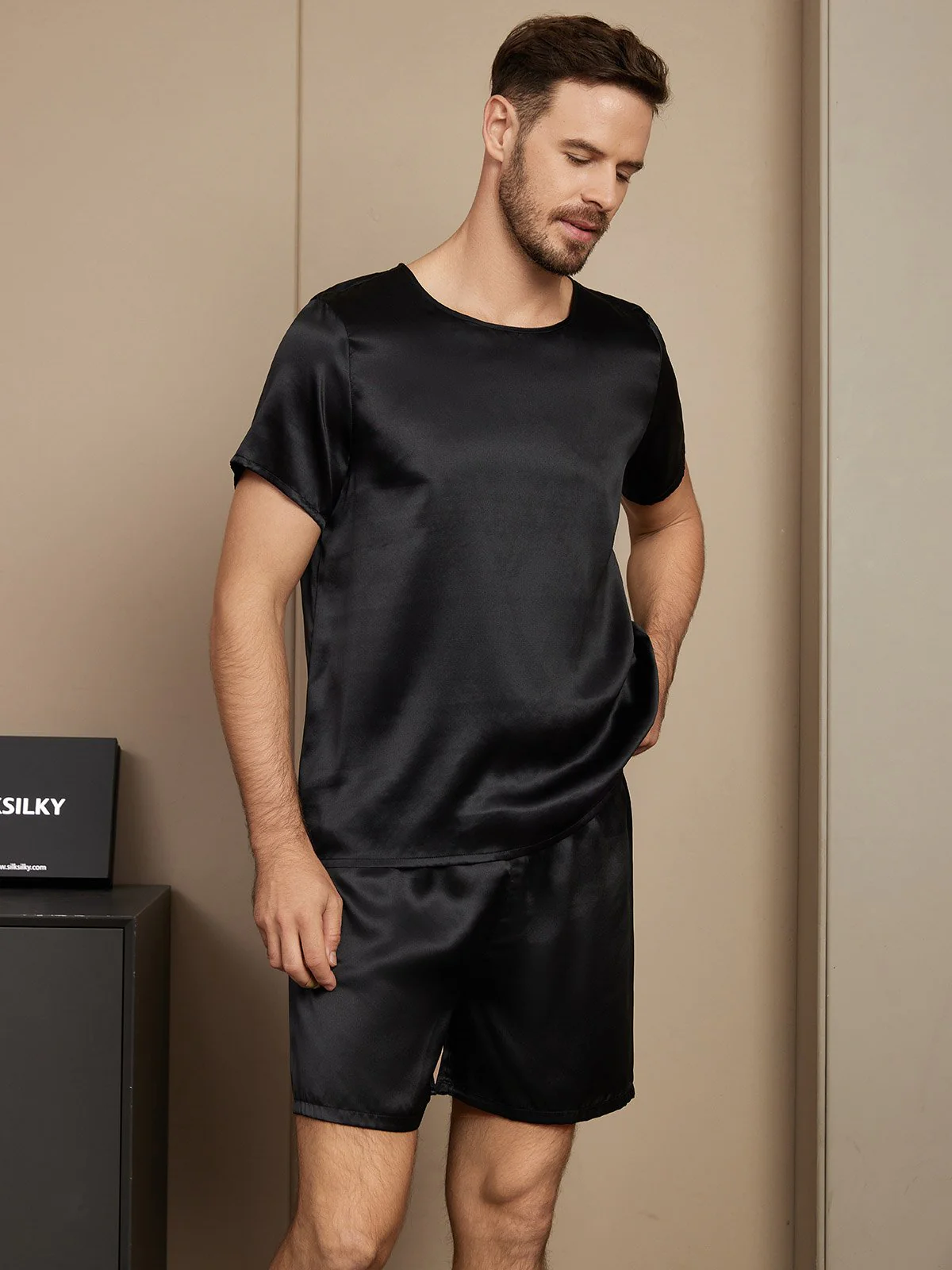 Herenpyjama Set Van Pure Zijde Met Korte Mouwen Ronde Hals En Shorts - Image 3