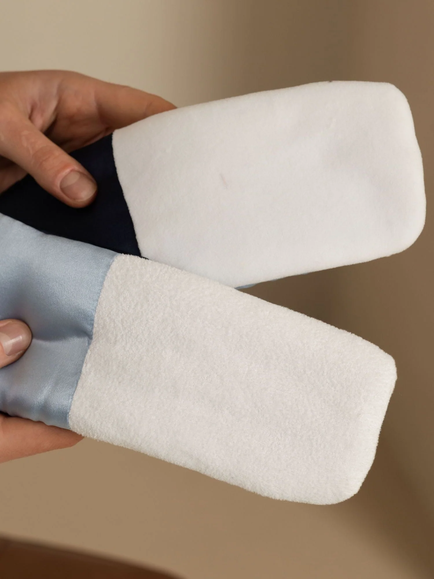 Oogmasker Van Pure Zijde Dubbelzijdig Met Geruisloze Klittenbandsluiting - Image 11