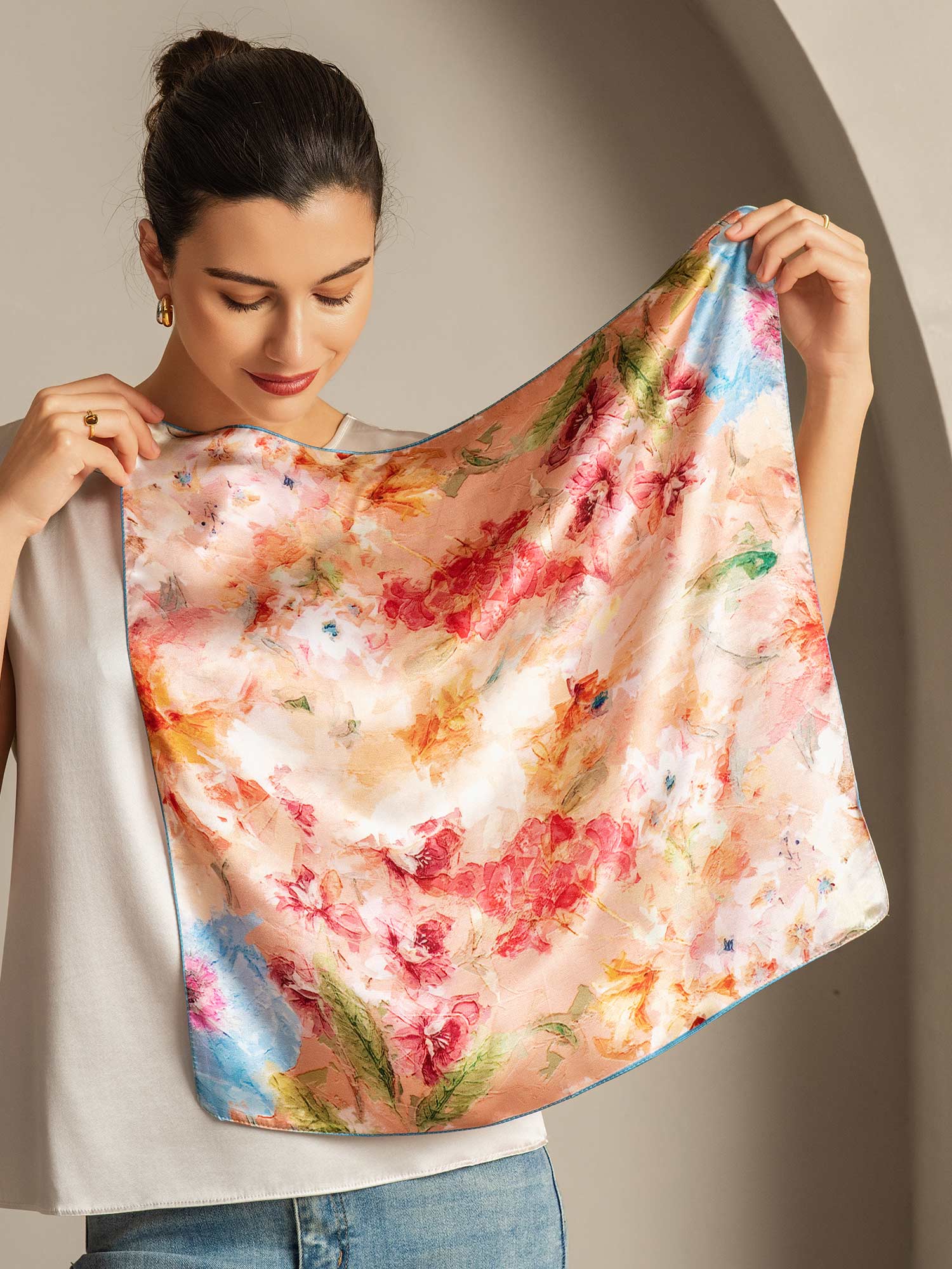 Pure Silk Floral Bliss Square Scarf - Maat 53x53cm - Image 2