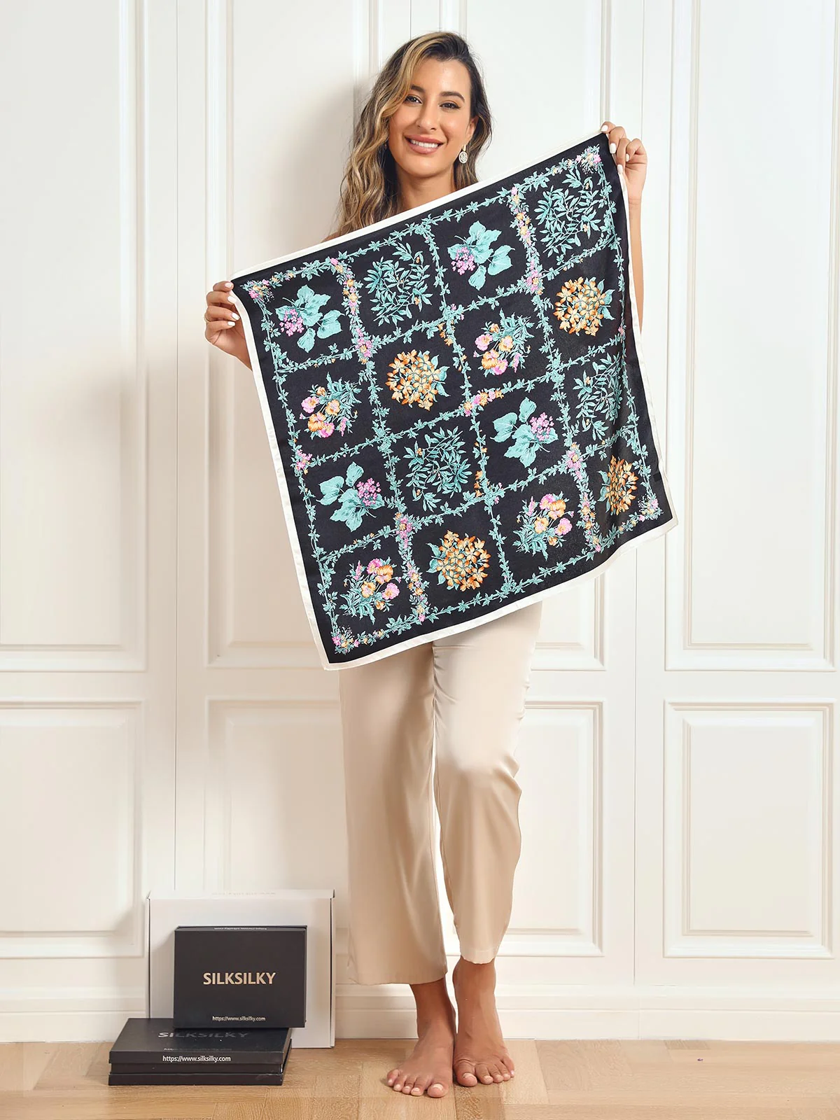 Zijden vierkante sjaal met bloemmotief 68x68cm/26.8 - Image 6