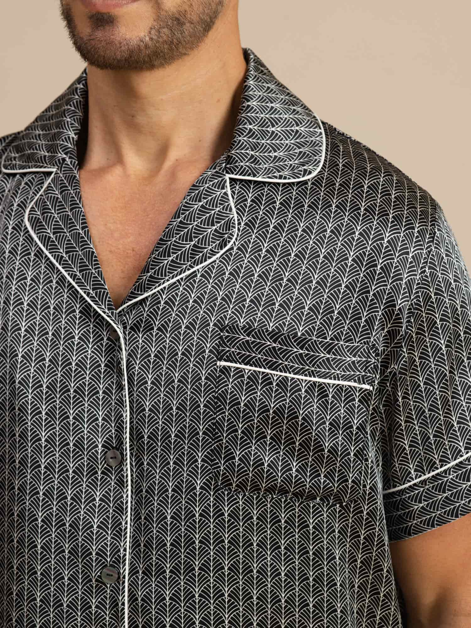 Heren Pyjama Set Van Zuivere Zijde Marineblauw Met Ginkgo Print Korte Mouwen En Reverskraag - Image 16