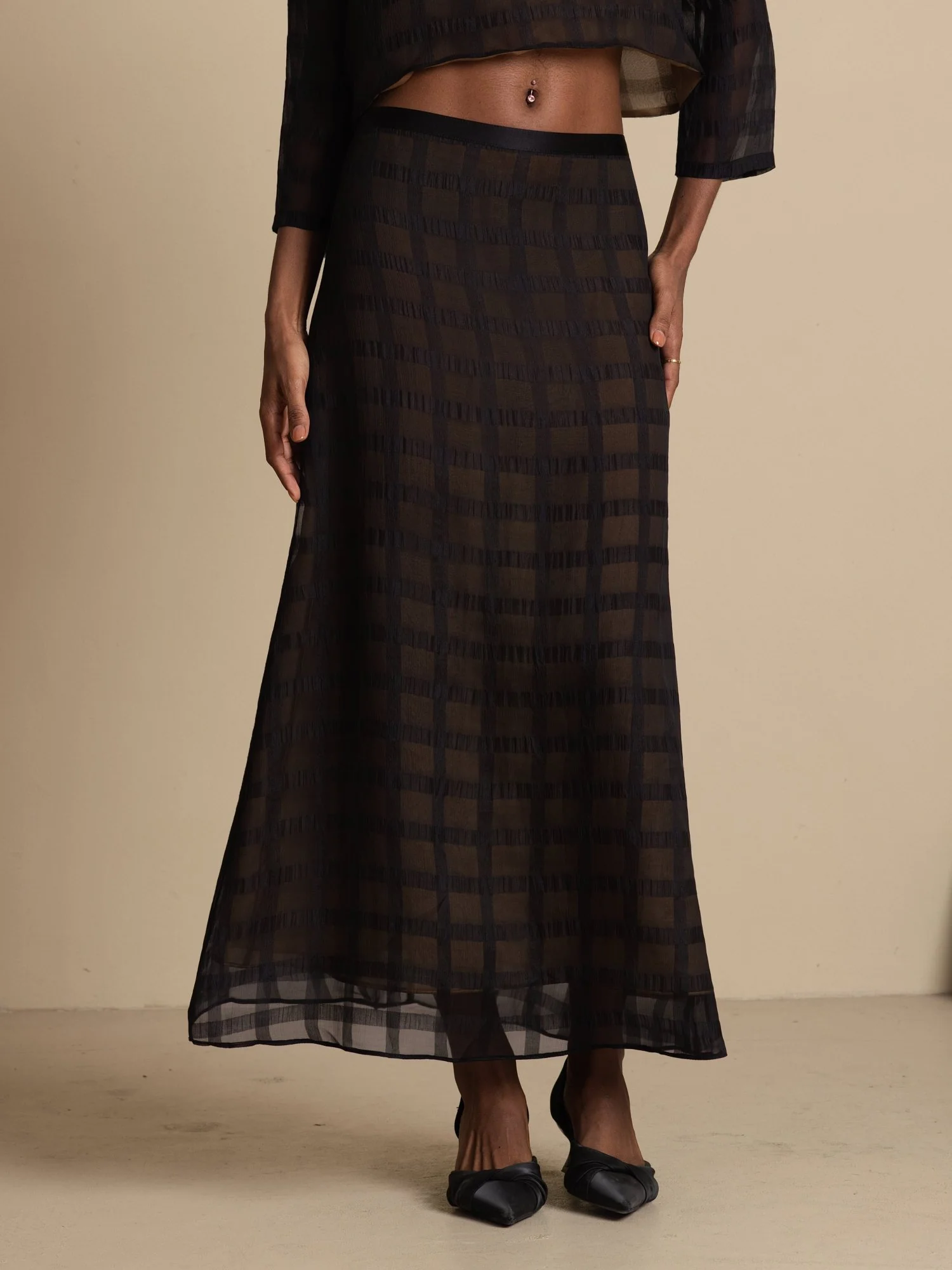 Pure Zijde High-Waist A-Lijn Getextureerd Raster Lange Rok Met Achterrits - Image 3