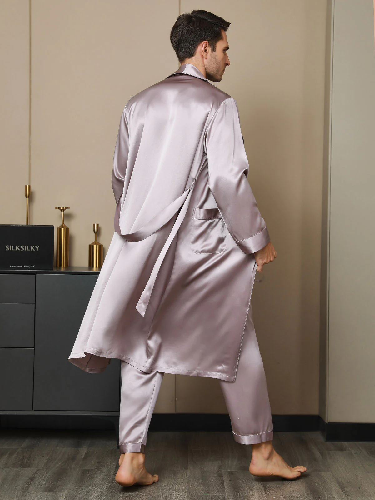 Moerbei Zijde Lapel Collar Belted Kamerjas (Broek niet Inbegrepen) - Image 14