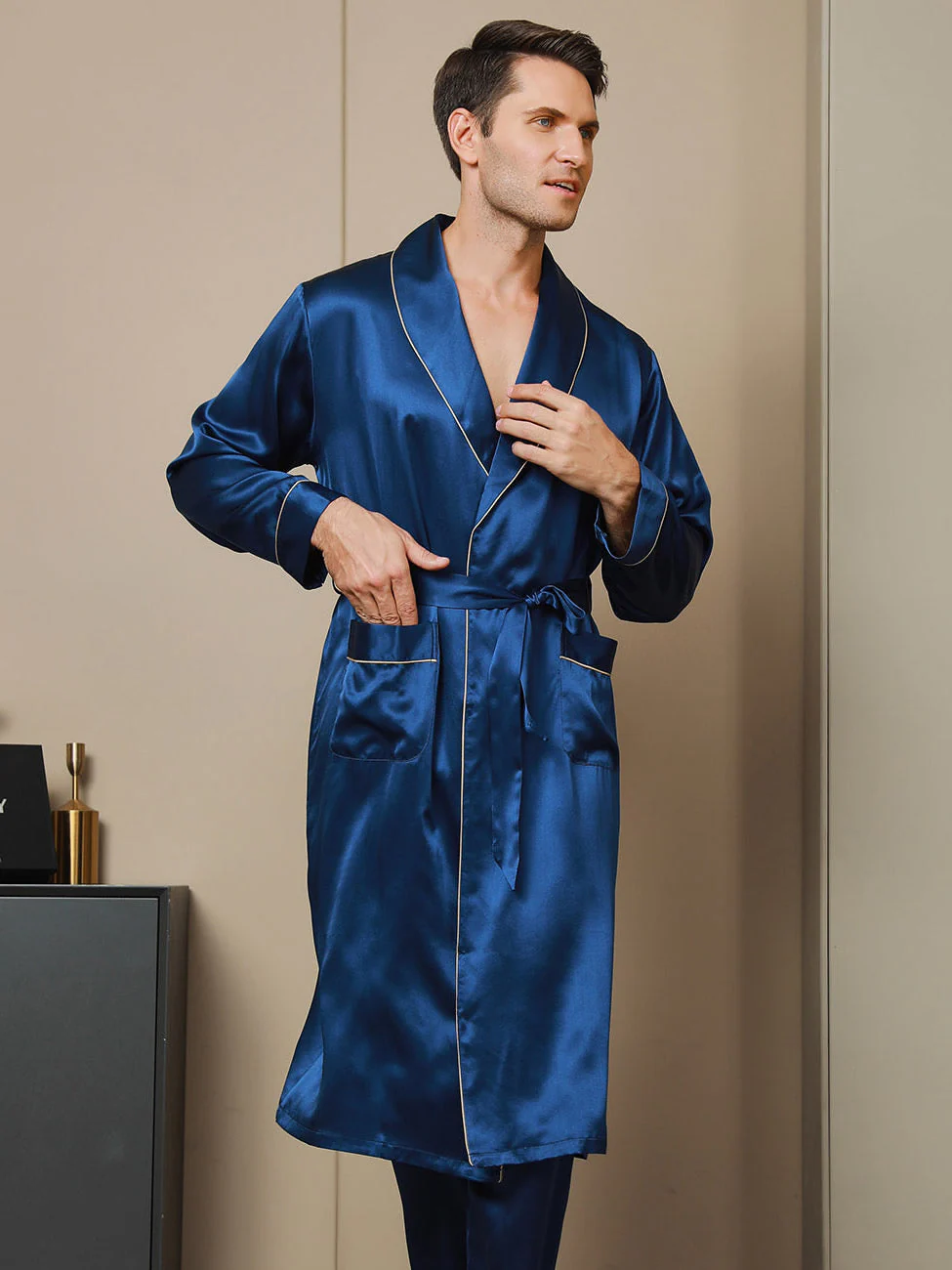 Moerbei Zijde Lapel Collar Belted Kamerjas (Broek niet Inbegrepen) - Image 7