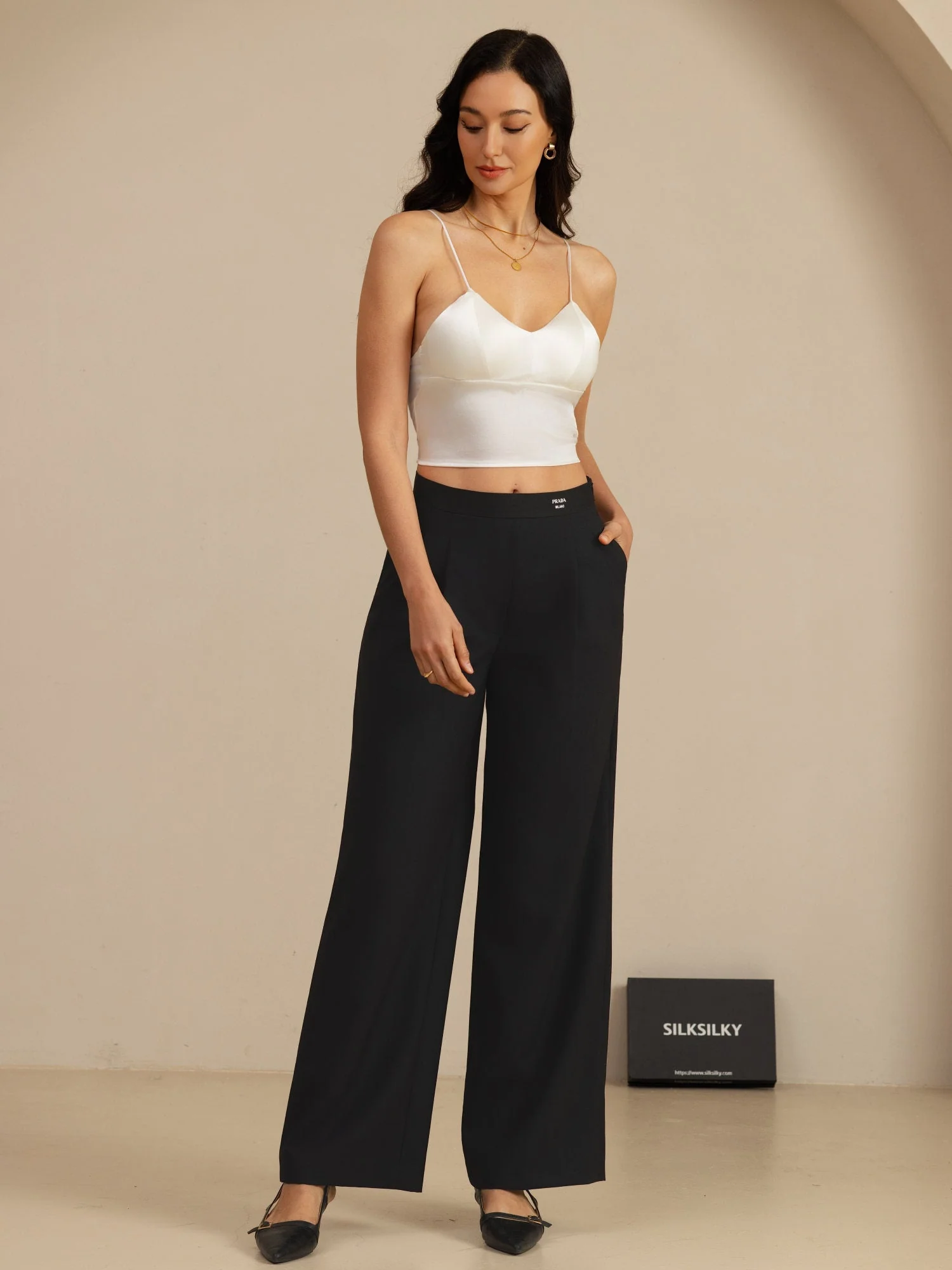 19Momme Zijde Crop Top Spaghetti Bandjes V Hals Camisole Met Ingebouwde Beha - Image 7
