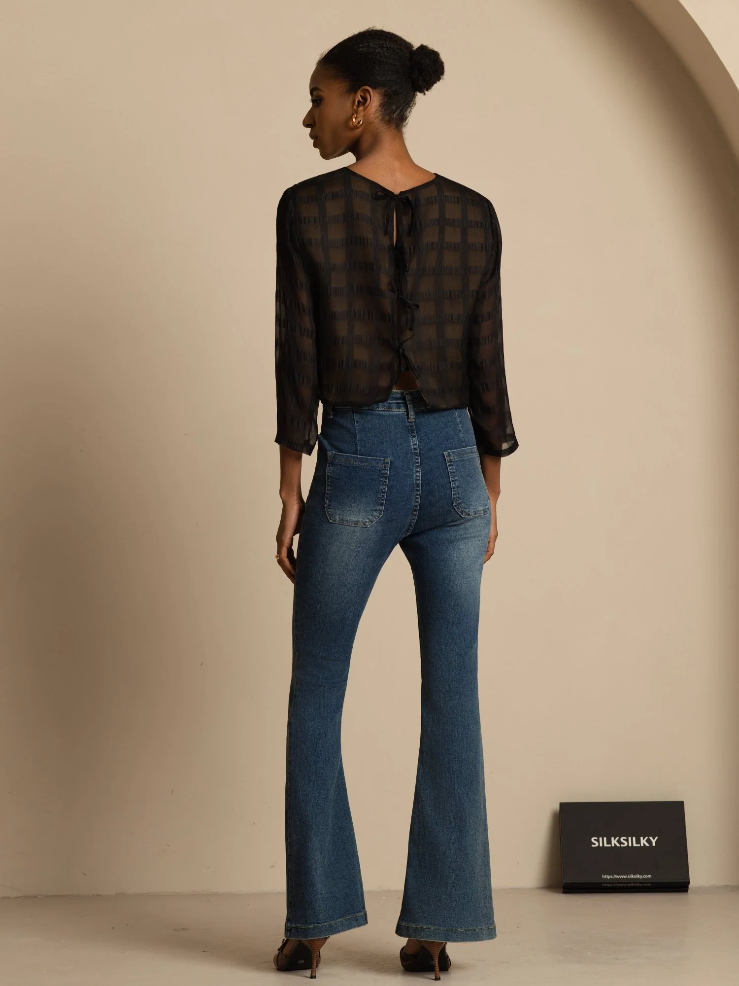 Pure Zijde Dames Lange Mouwen Getextureerd Raster Korte Blouse Met Achterstrik - Image 7