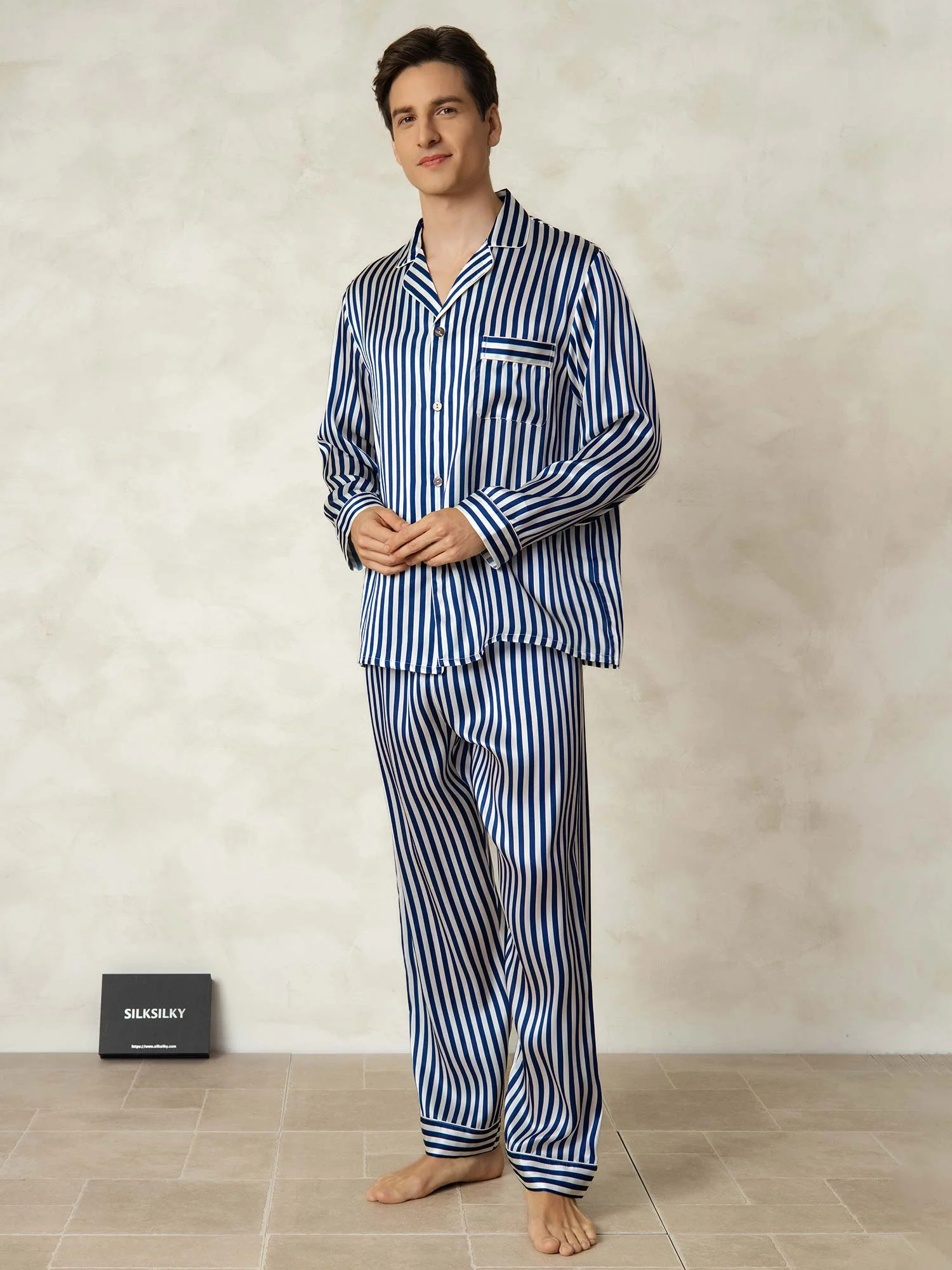 Heren Pyjama Set Van Pure Zijde Met Strepenprint Lange Mouwen En Reverskraag - Image 3