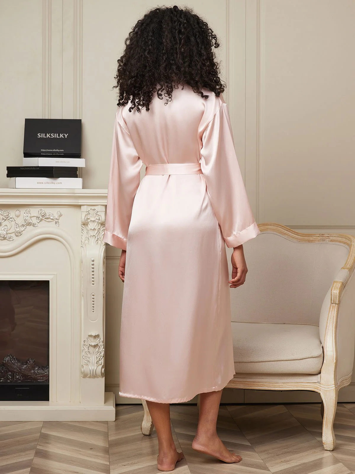 100% Moerbeizijde Lange Mouwen Midi Dames Badjas - Image 34