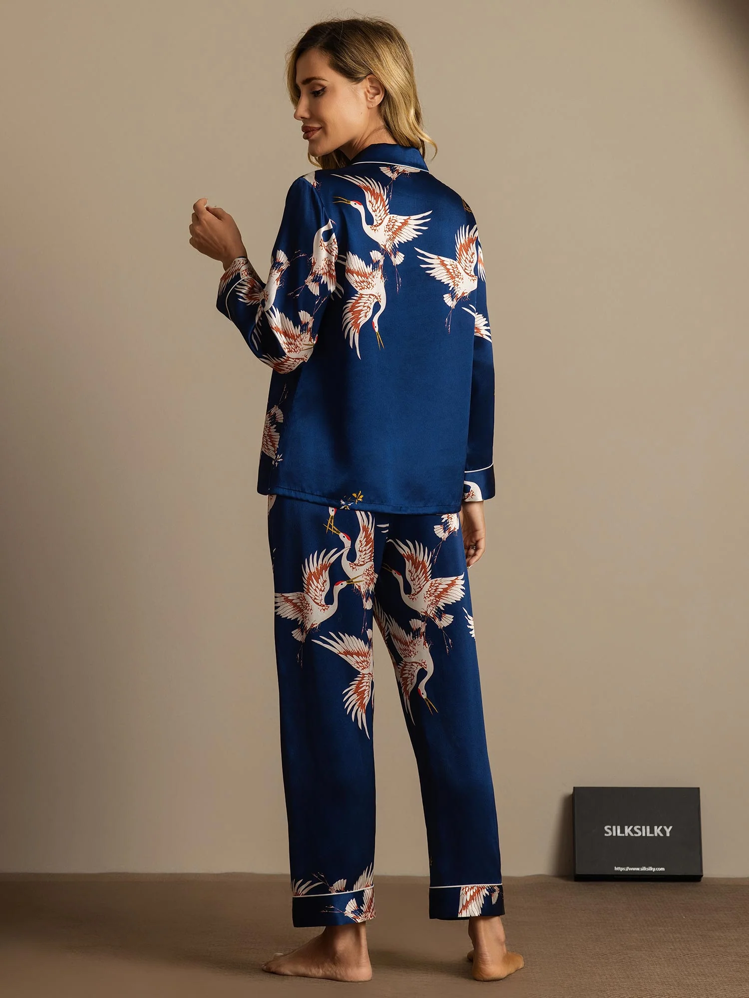 19Momme Pyjamaset Van Pure Zijde Voor Dames Met Kraanvogelprint En Lange Mouwen Met Reverskraag - Image 11