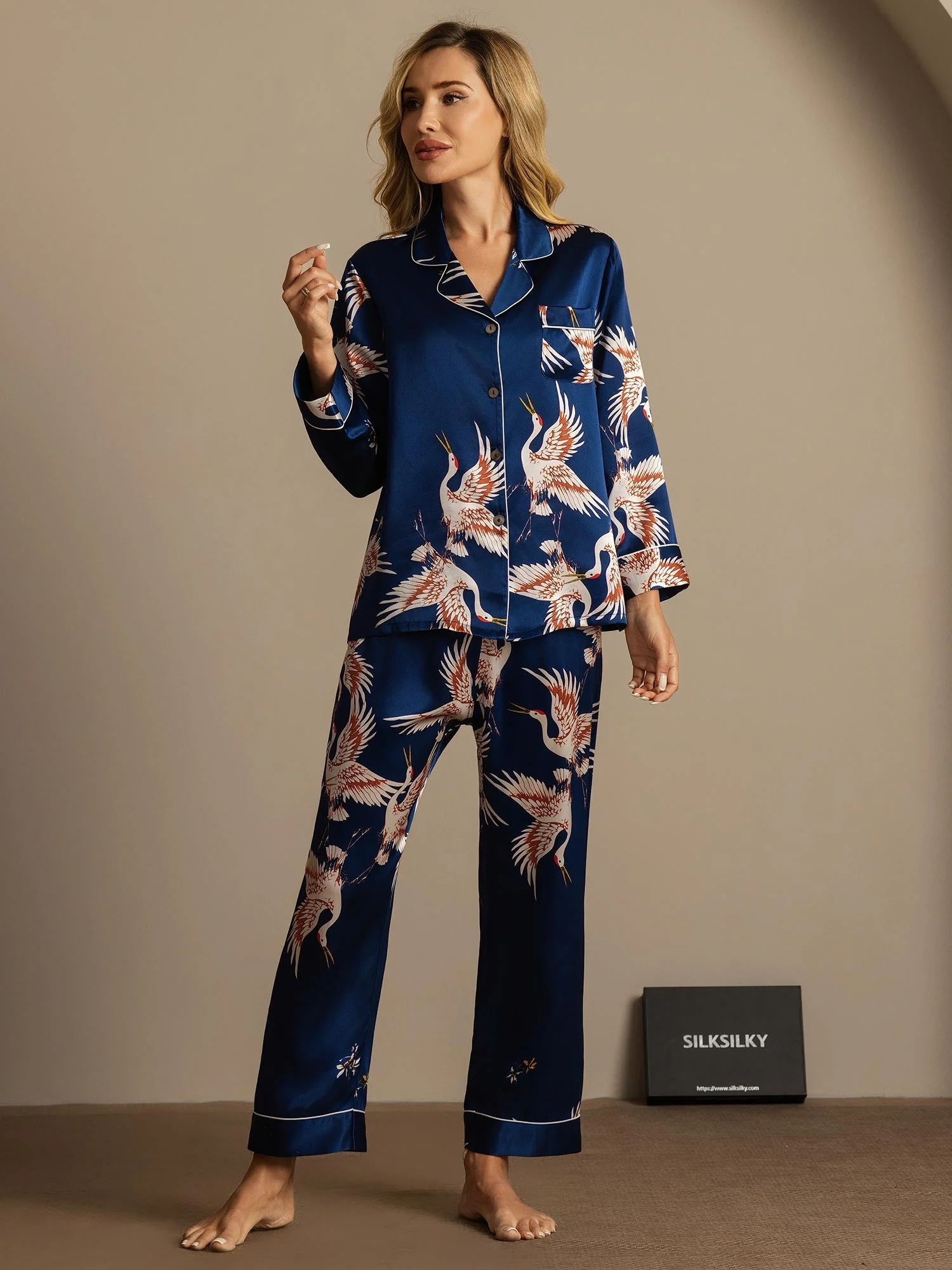 19Momme Pyjamaset Van Pure Zijde Voor Dames Met Kraanvogelprint En Lange Mouwen Met Reverskraag - Image 12